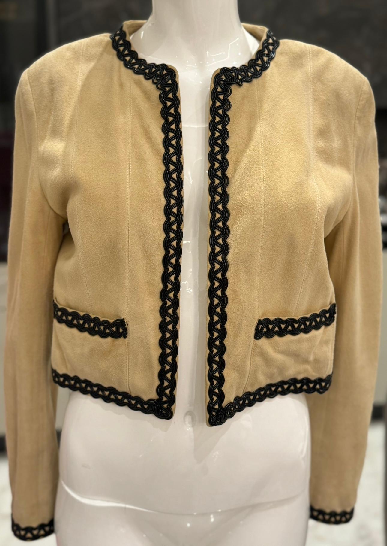 Chanel S/S 1994 Laufsteg beige Wildleder-Lammfell-Lederjacke im Angebot 7