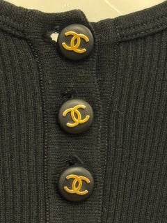 Chanel Collezione S/S 1995 Barbie top nero con bottoni logo CC a manica lunga