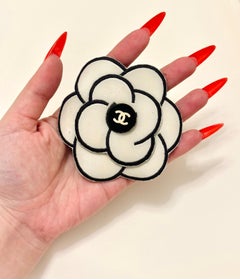 Chanel S/S 1995 Barbie collection by Karl Lagerfeld rare camélia hair accessory