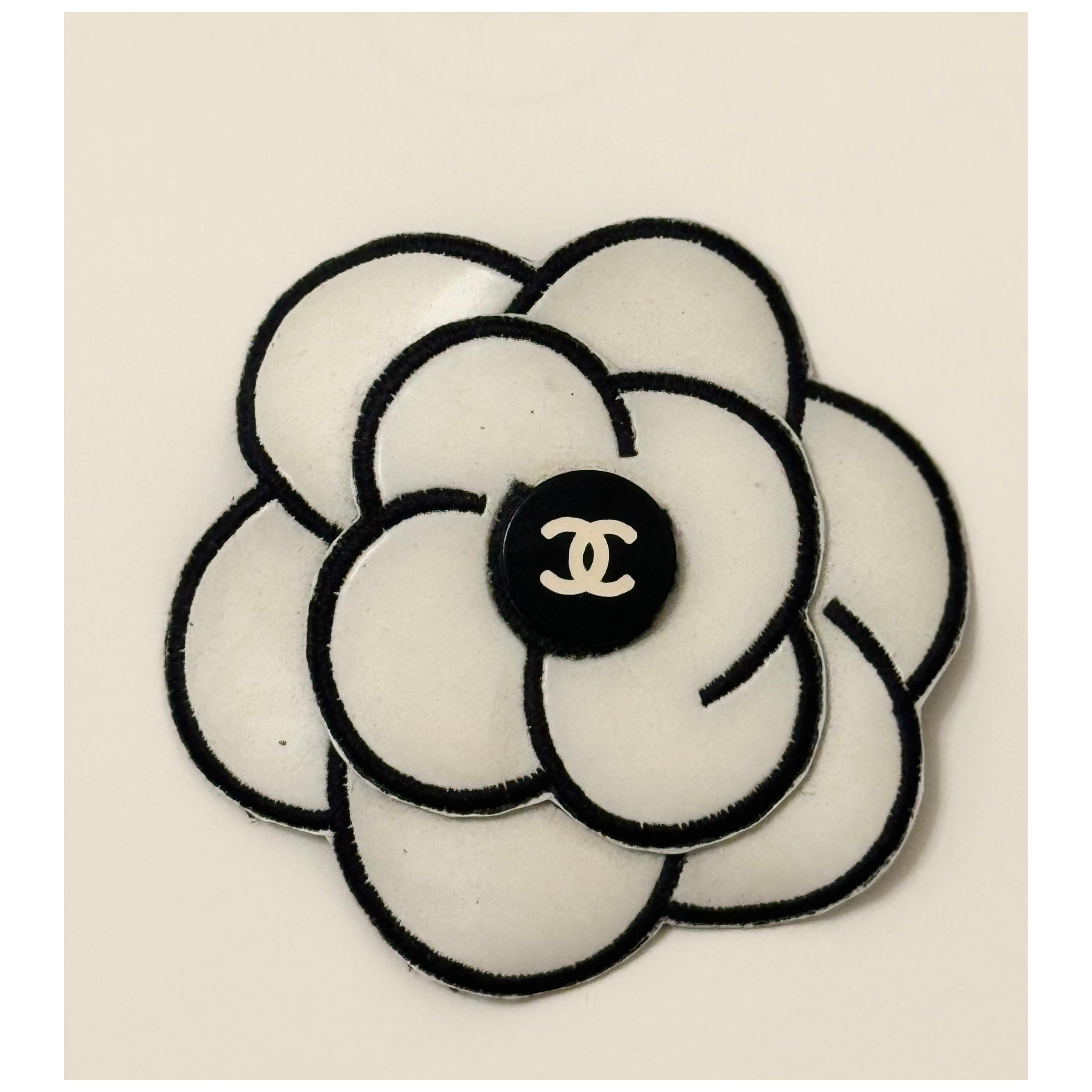 Chanel S/S 1995 collection Barbie par Karl Lagerfeld rare accessoire de cheveux camélia