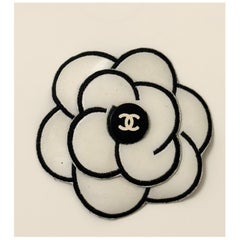 Chanel S/S 1995 collection Barbie par Karl Lagerfeld rare accessoire de cheveux camélia