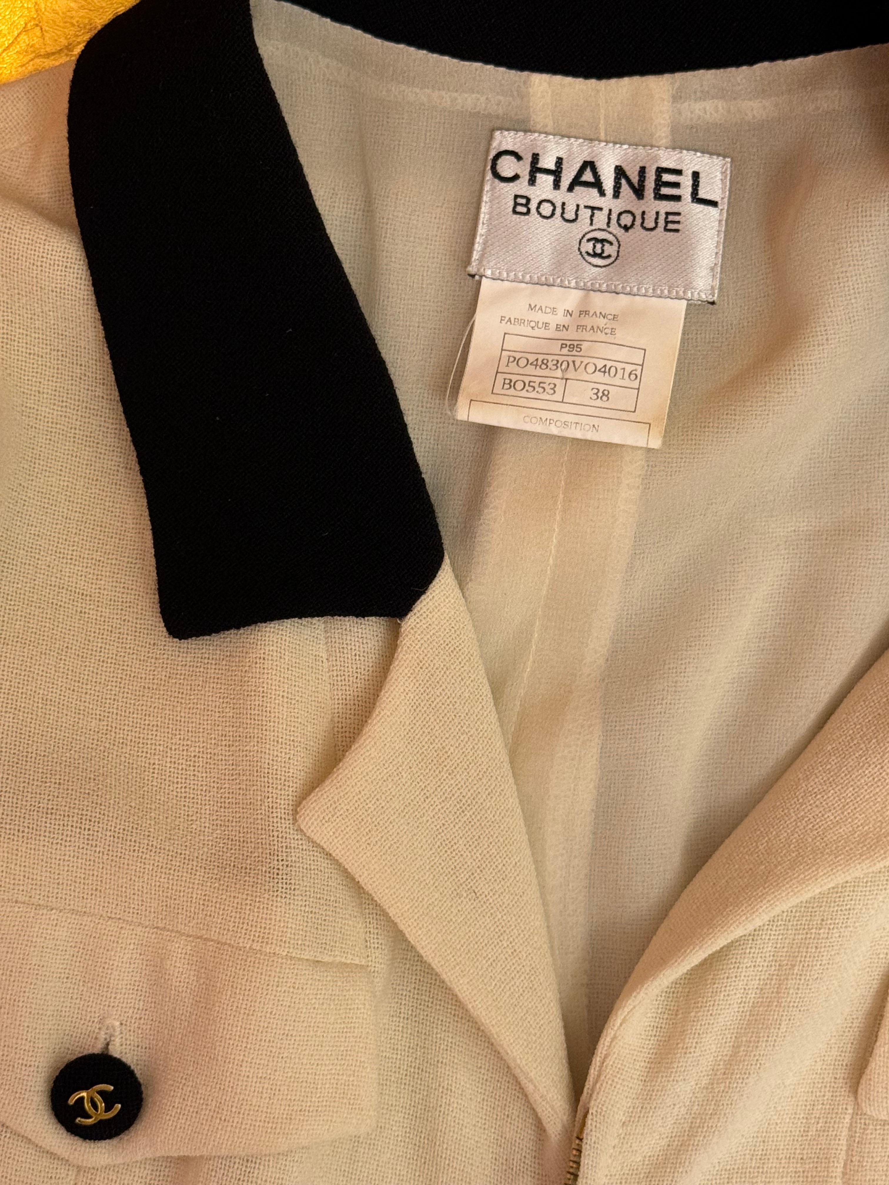 Chanel Spring Summer 1995 Barbie Collection iconic dress s.38 FR, light wool and silk lining, it fits US 0-2 up to US slim 6, very good condition only light yellowing on the armpits inside (on the lining) 