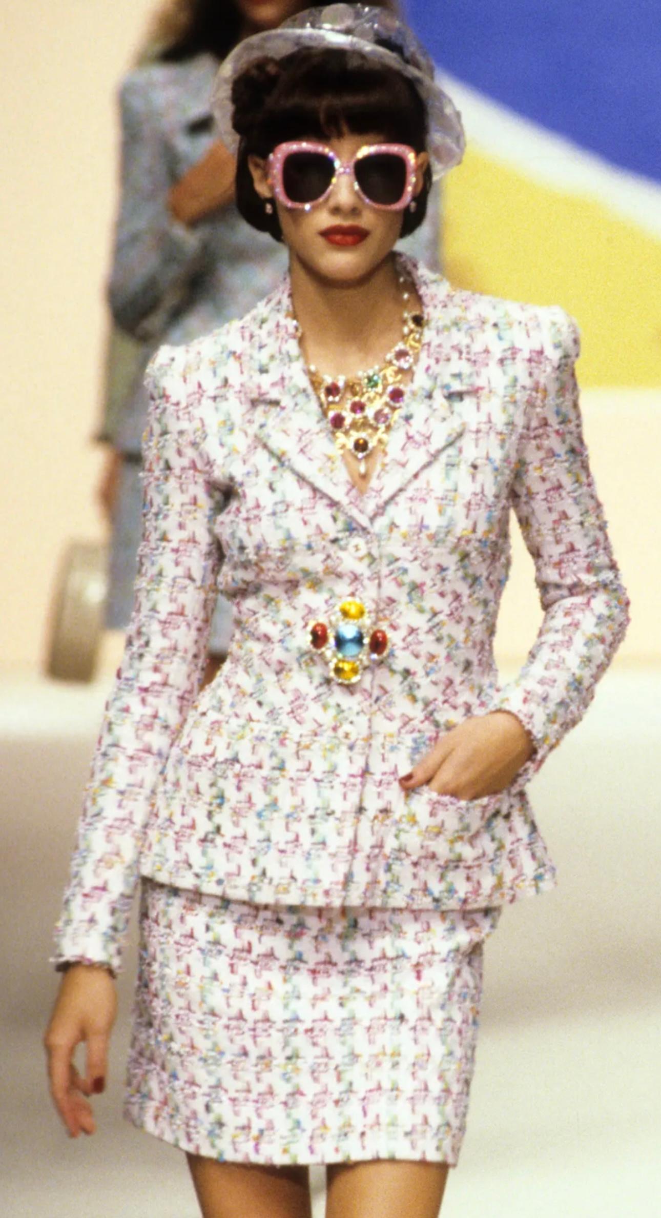 Chanel S/S 1995 Barbie Collection fantasy pink tweed runway suit skirt For Sale 14