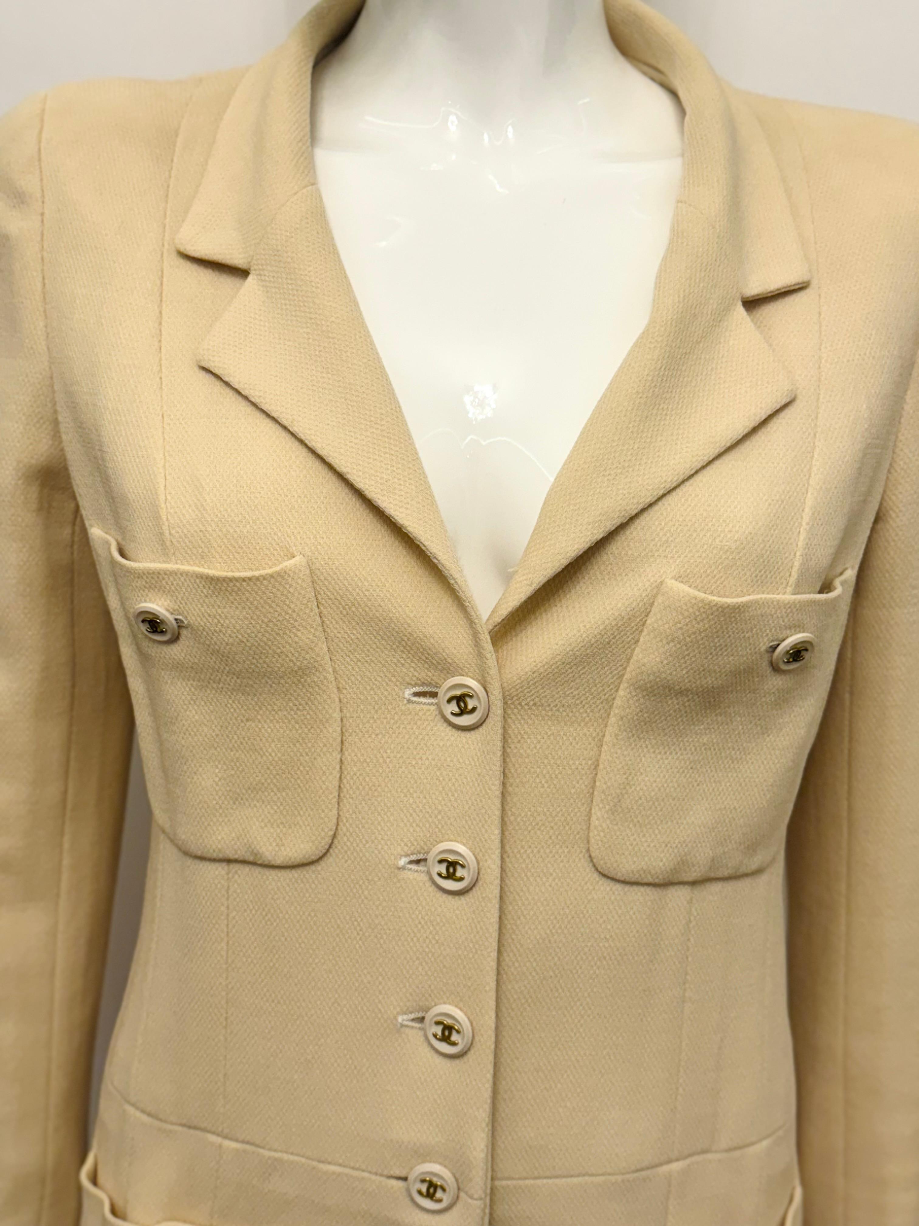 Chanel S/S 1995 Colección Barbie Chaqueta blanca de Karl Lagerfeld en venta 8