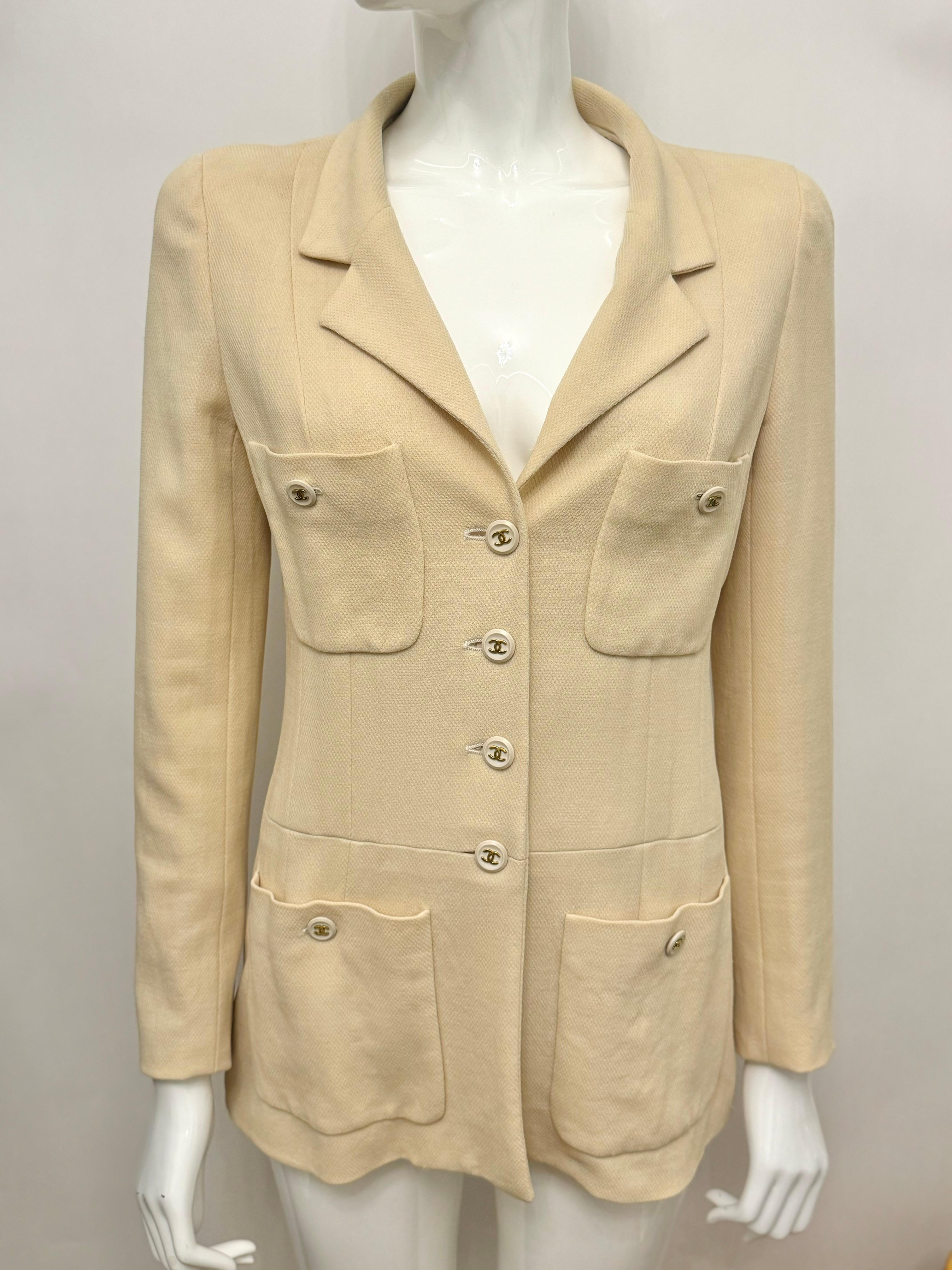 Femenino o masculino Chanel S/S 1995 Colección Barbie Chaqueta blanca de Karl Lagerfeld en venta