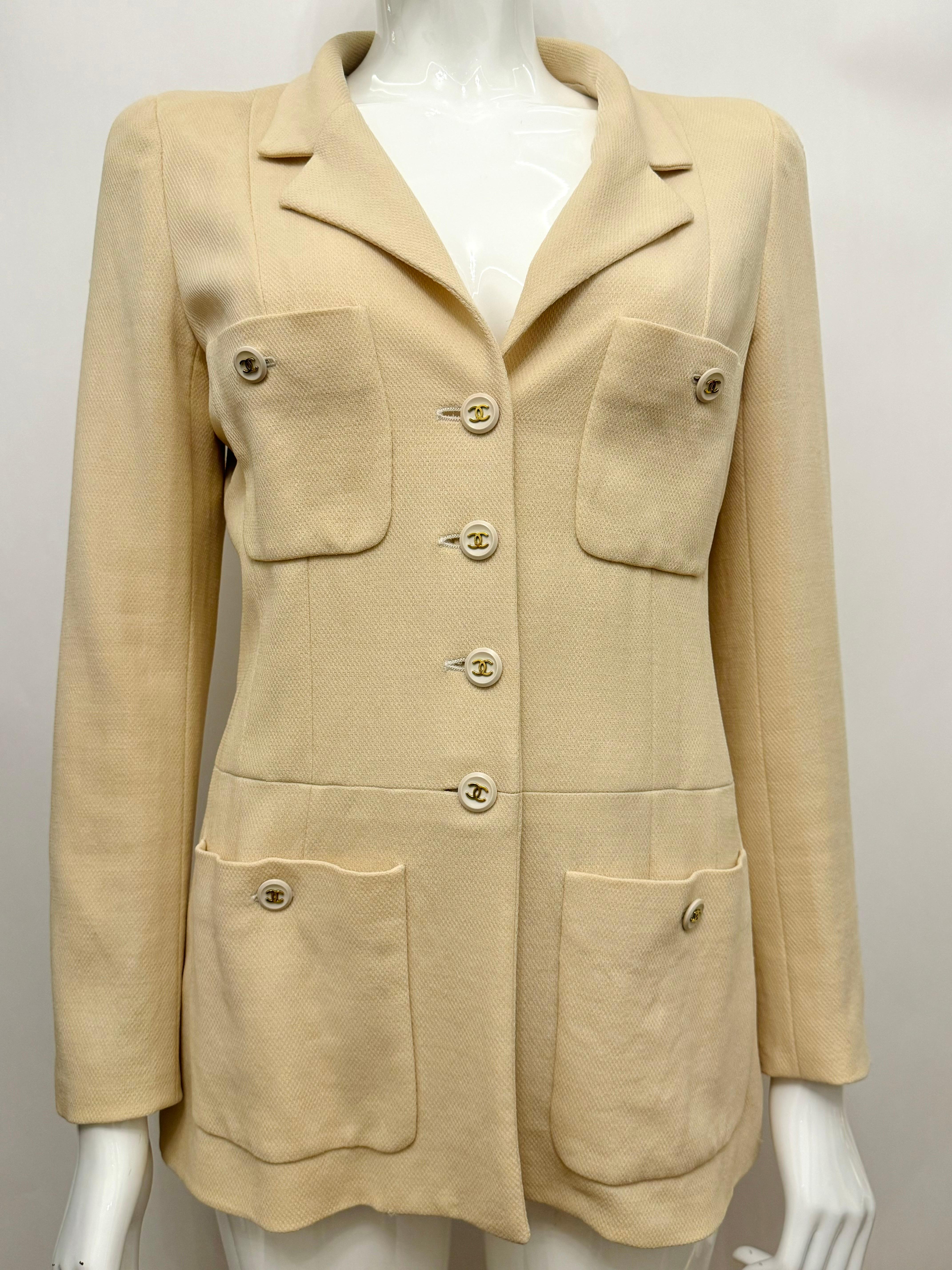 Chanel S/S 1995 Colección Barbie Chaqueta blanca de Karl Lagerfeld en venta 2