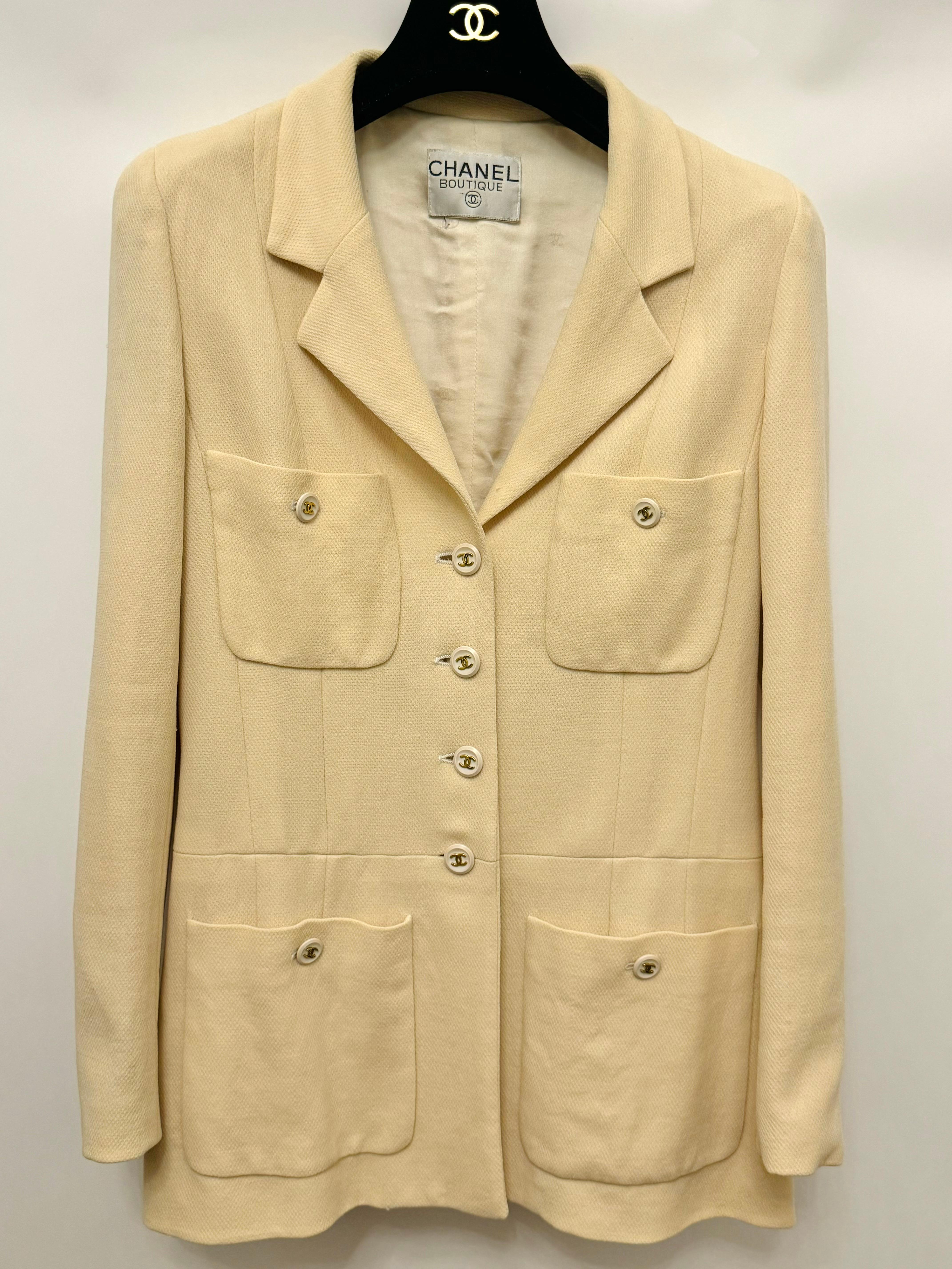 Chanel S/S 1995 Colección Barbie Chaqueta blanca de Karl Lagerfeld en venta 3