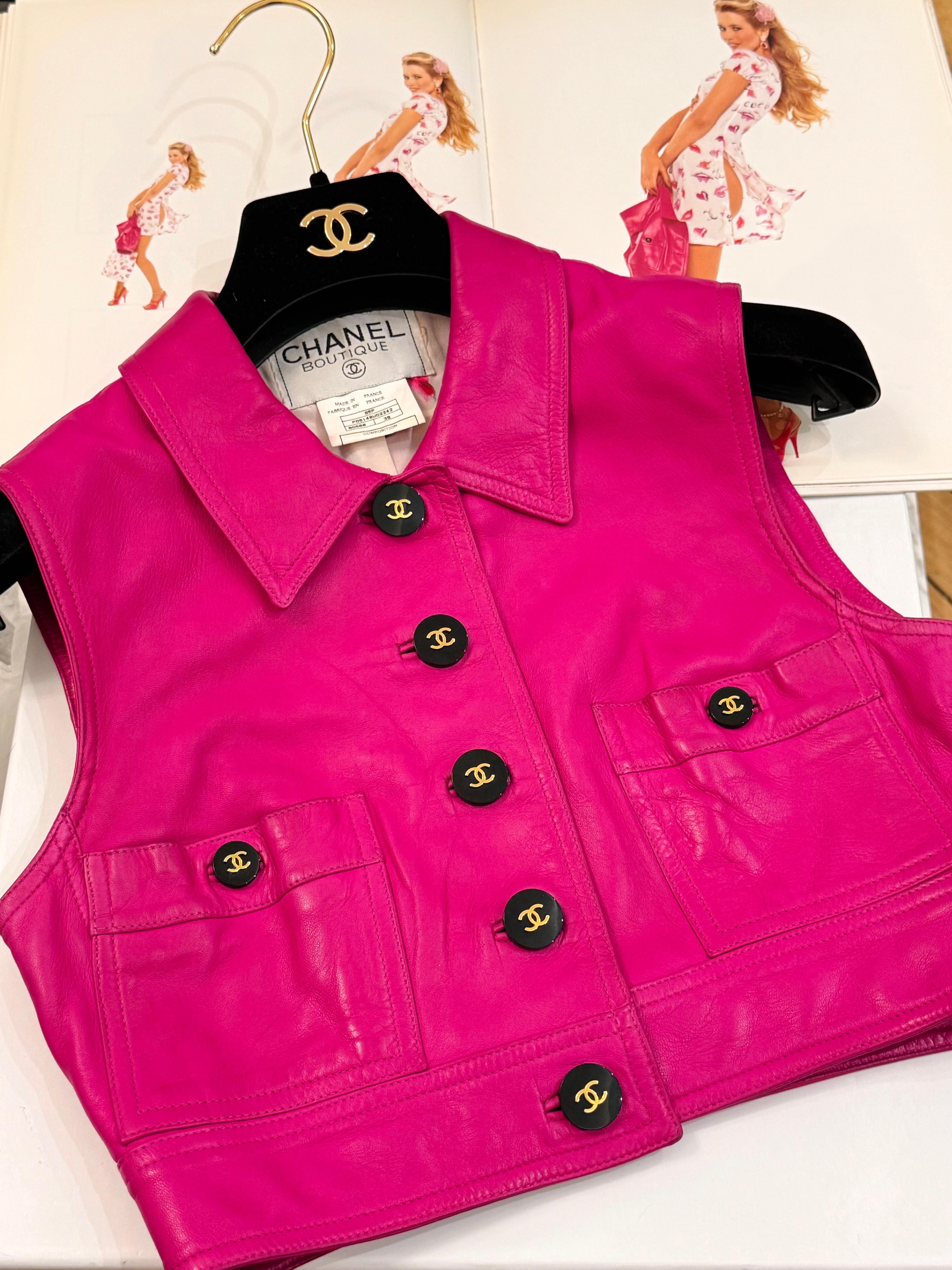 Chanel S/S 1995 Barbie Kollektion seltene rosa Lammfell Lederweste (Pink) im Angebot