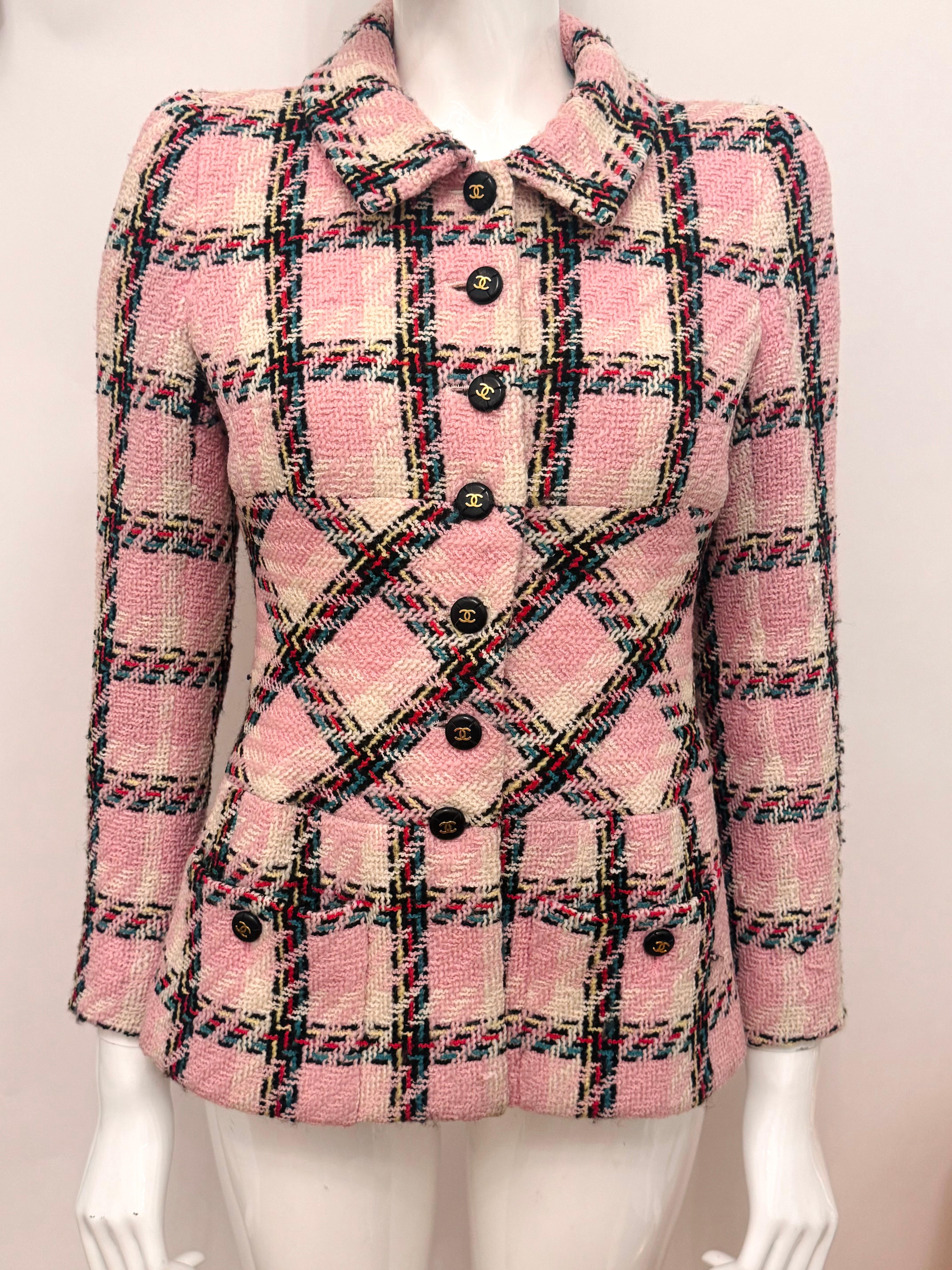 da uomo o donna Chanel S/S 1995 Barbie Collection rare pink multicolor plaid tweed jacket in vendita