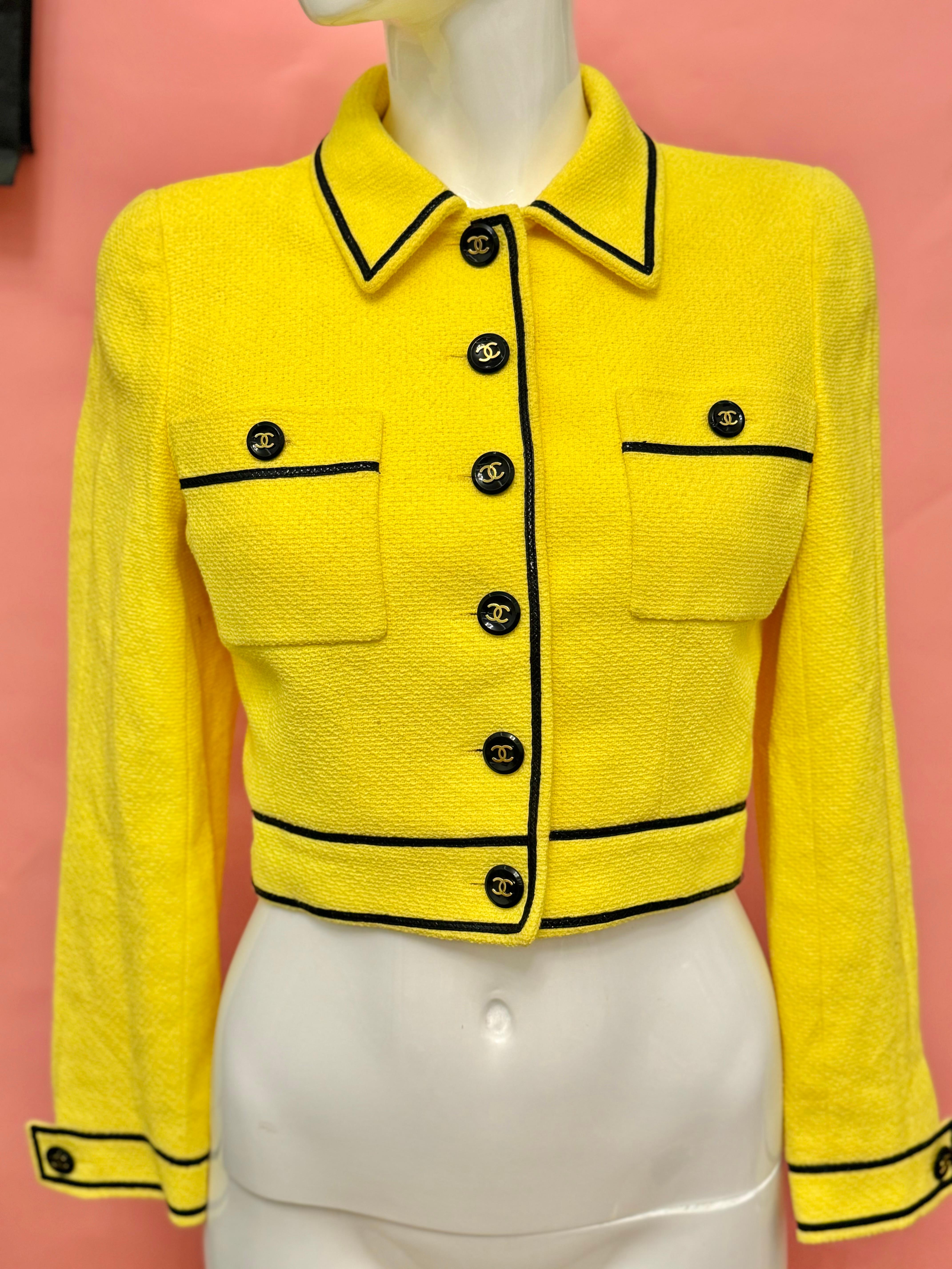 Donna Chanel Collezione S/S 1995 Barbie Giacca cropped in tweed giallo in vendita