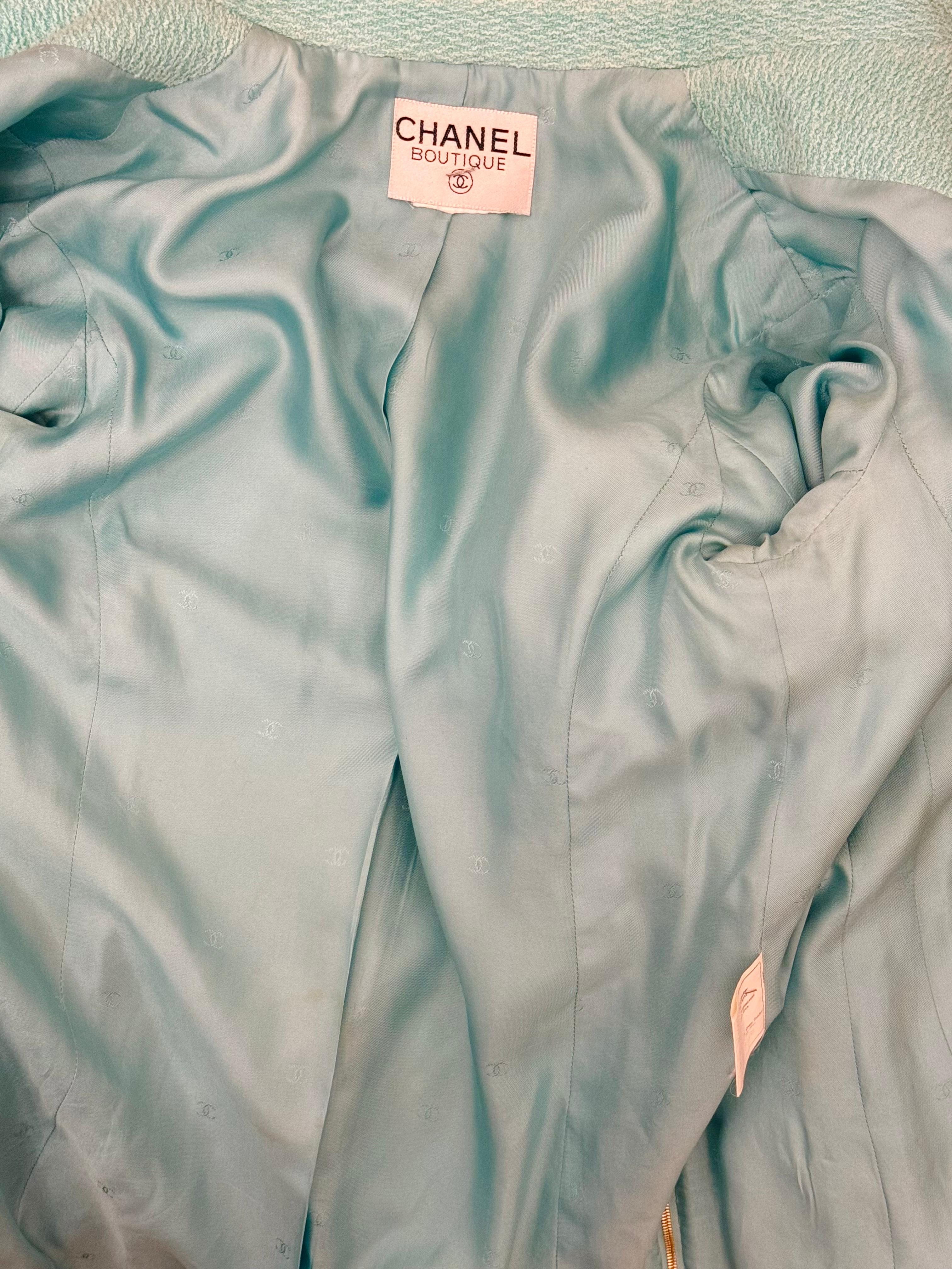 Chanel P/E 1995 giacca da passerella in tweed blu turchese collezione Barbie in vendita 8