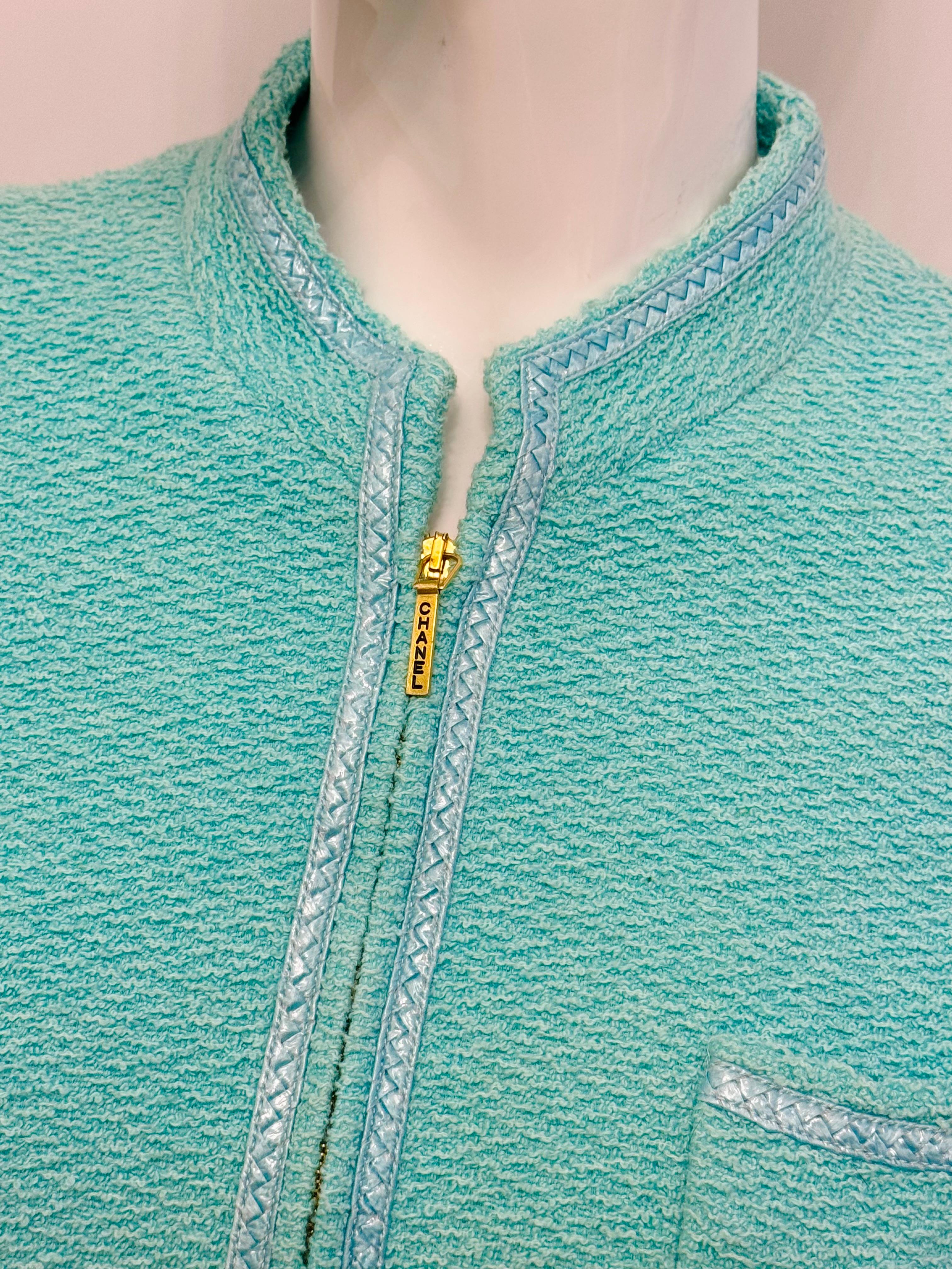 da uomo o donna Chanel P/E 1995 giacca da passerella in tweed blu turchese collezione Barbie in vendita