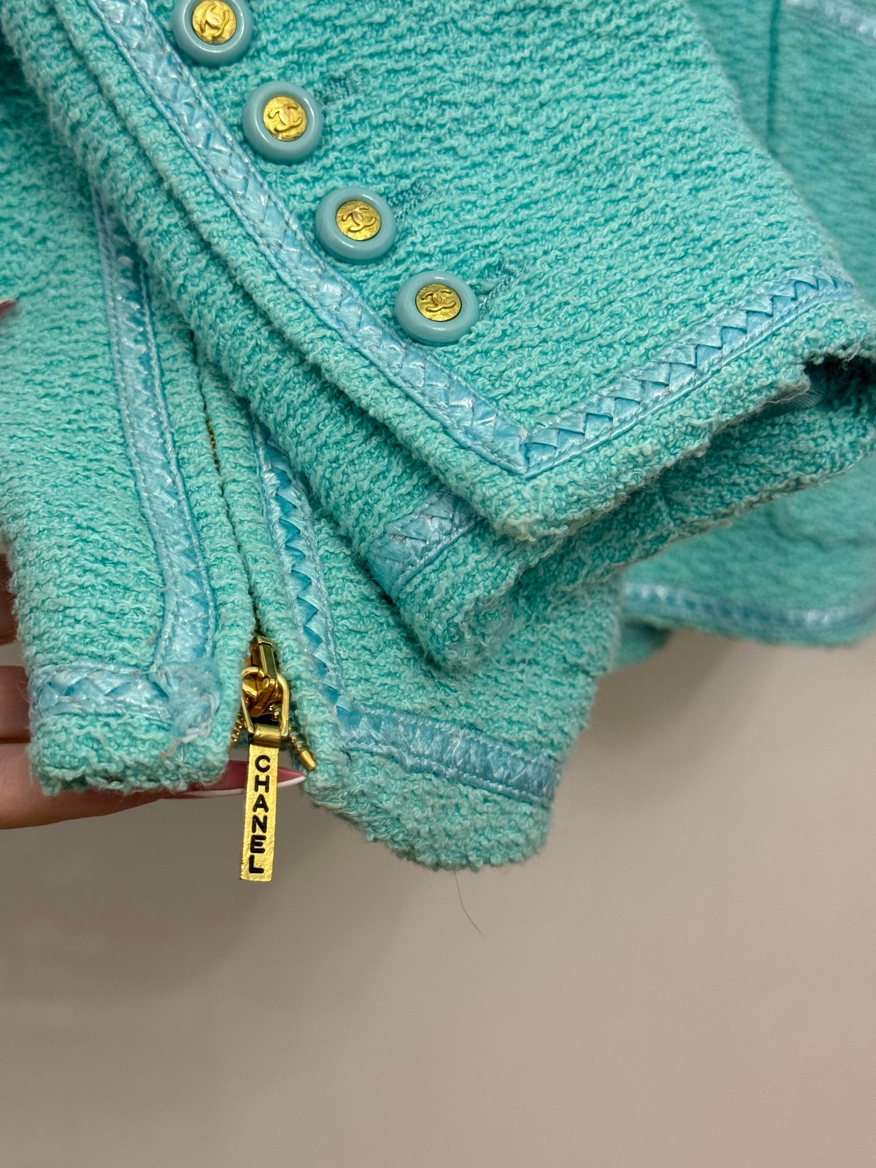 Chanel P/E 1995 giacca da passerella in tweed blu turchese collezione Barbie in vendita 3