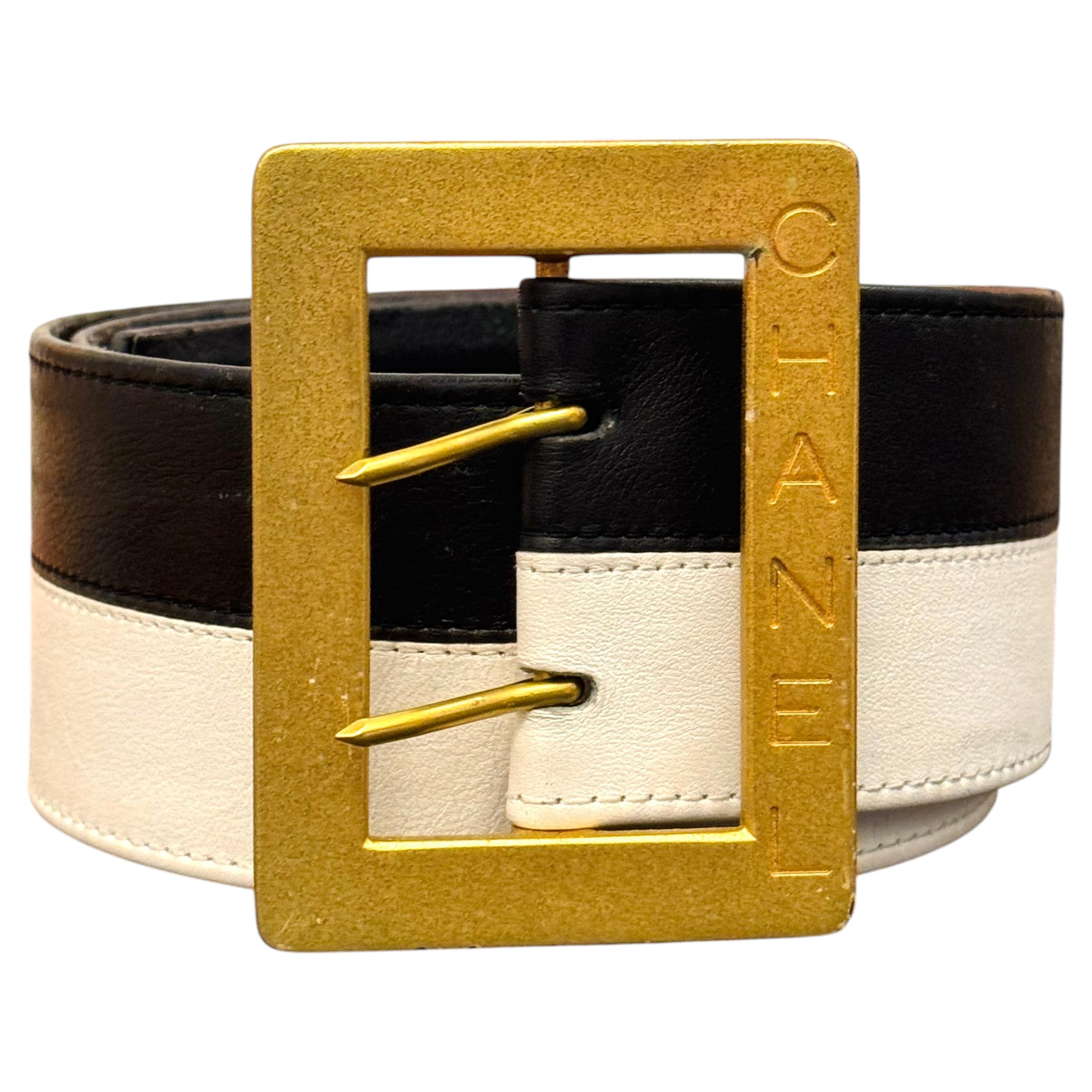 Chanel S/S 1995 iconic Barbie Collection runway two tone black and White belt For Sale