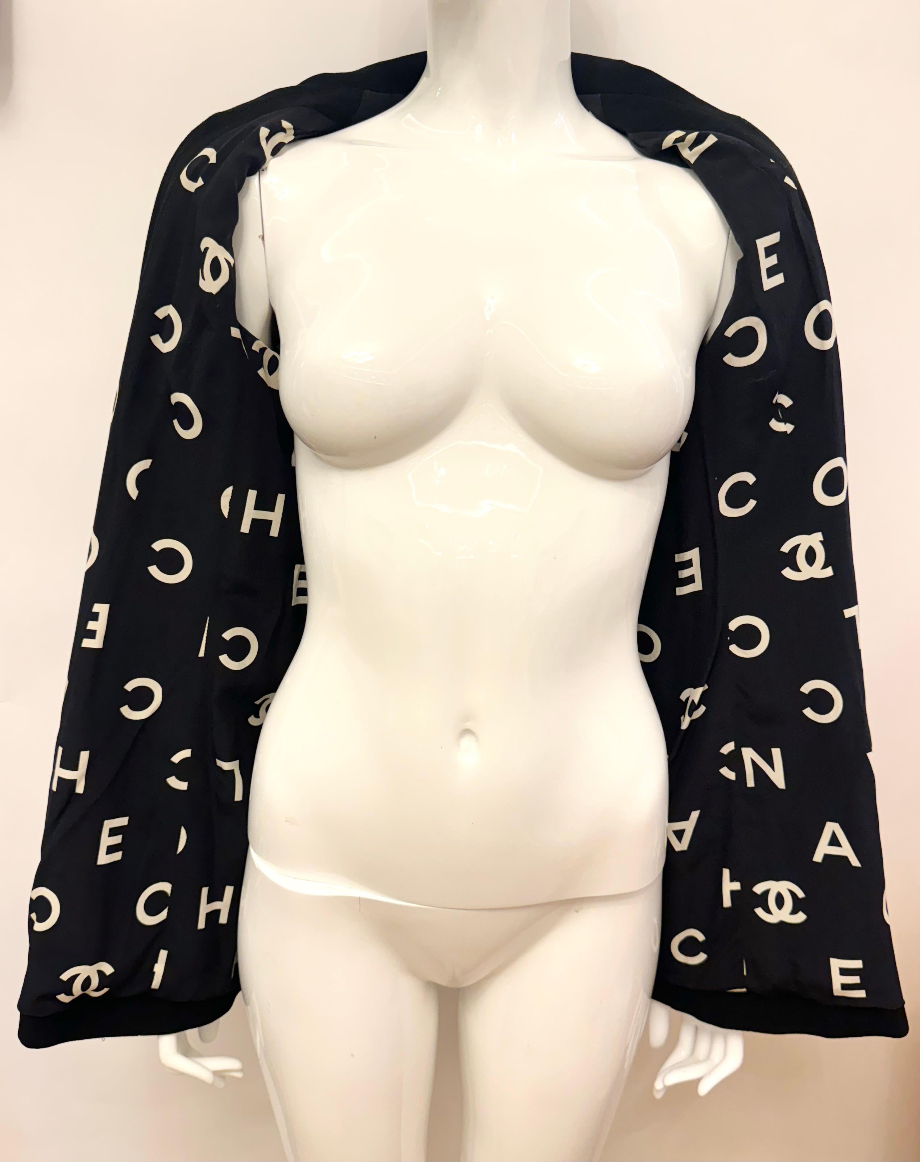 Chanel S/S 1997 Alpha Logo Coco Print lining black jacket by Karl Lagerfeld In Excellent Condition In PARIS, FR