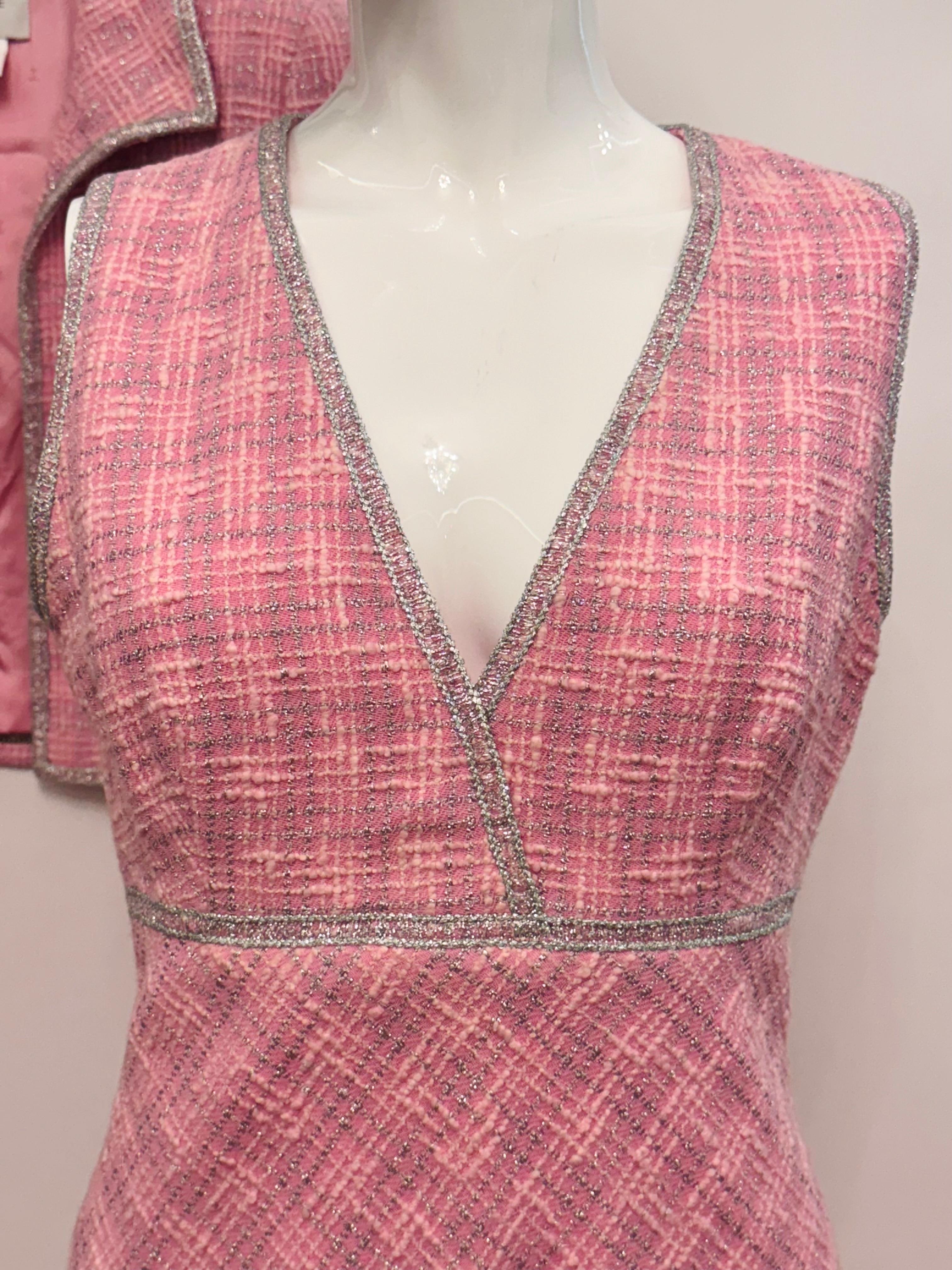 Chanel S/S 1997 fantaisie tweed rose argent lurex Veste et robe en vente 5