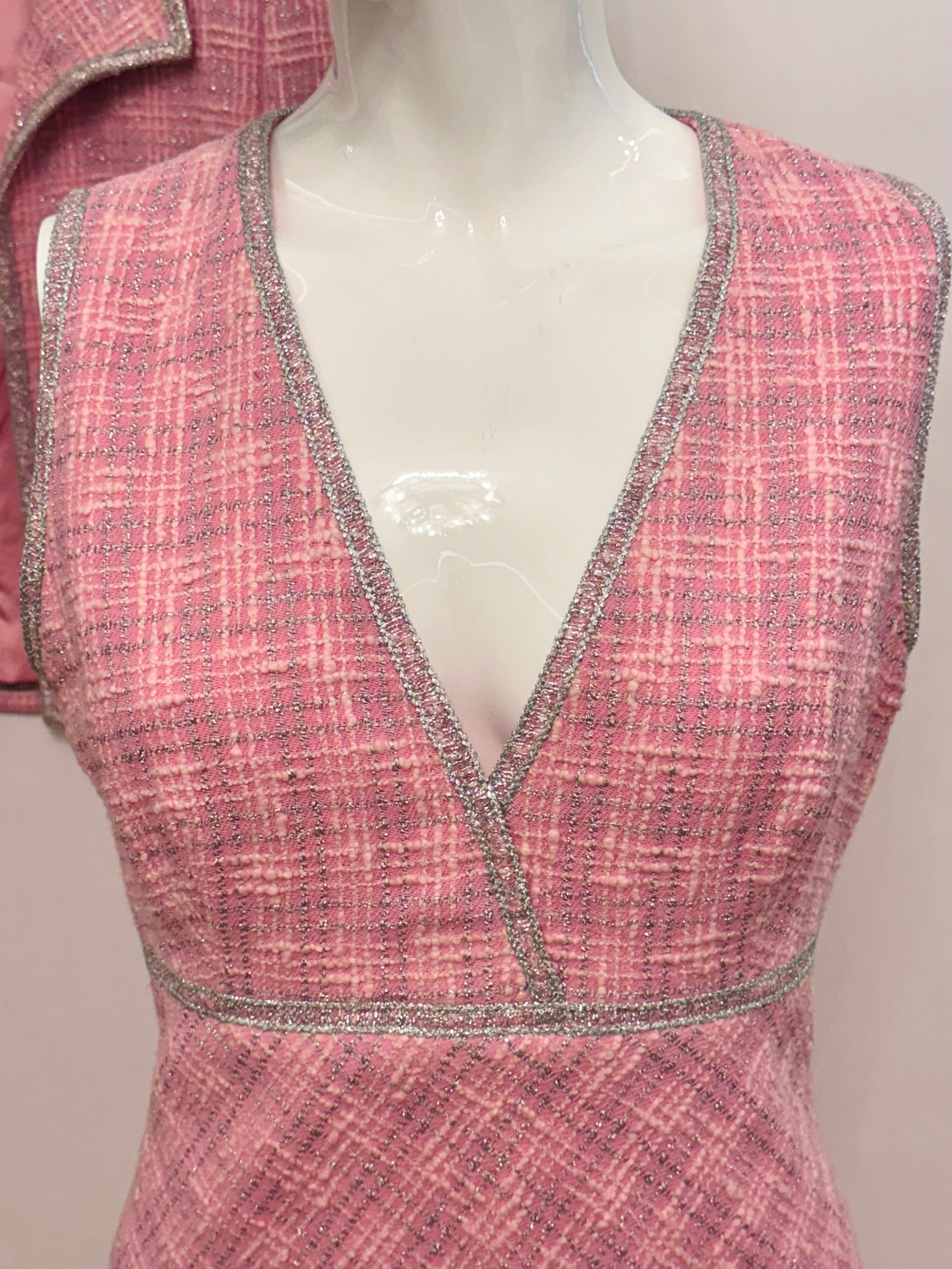Chanel S/S 1997 fantaisie tweed rose argent lurex Veste et robe en vente 13