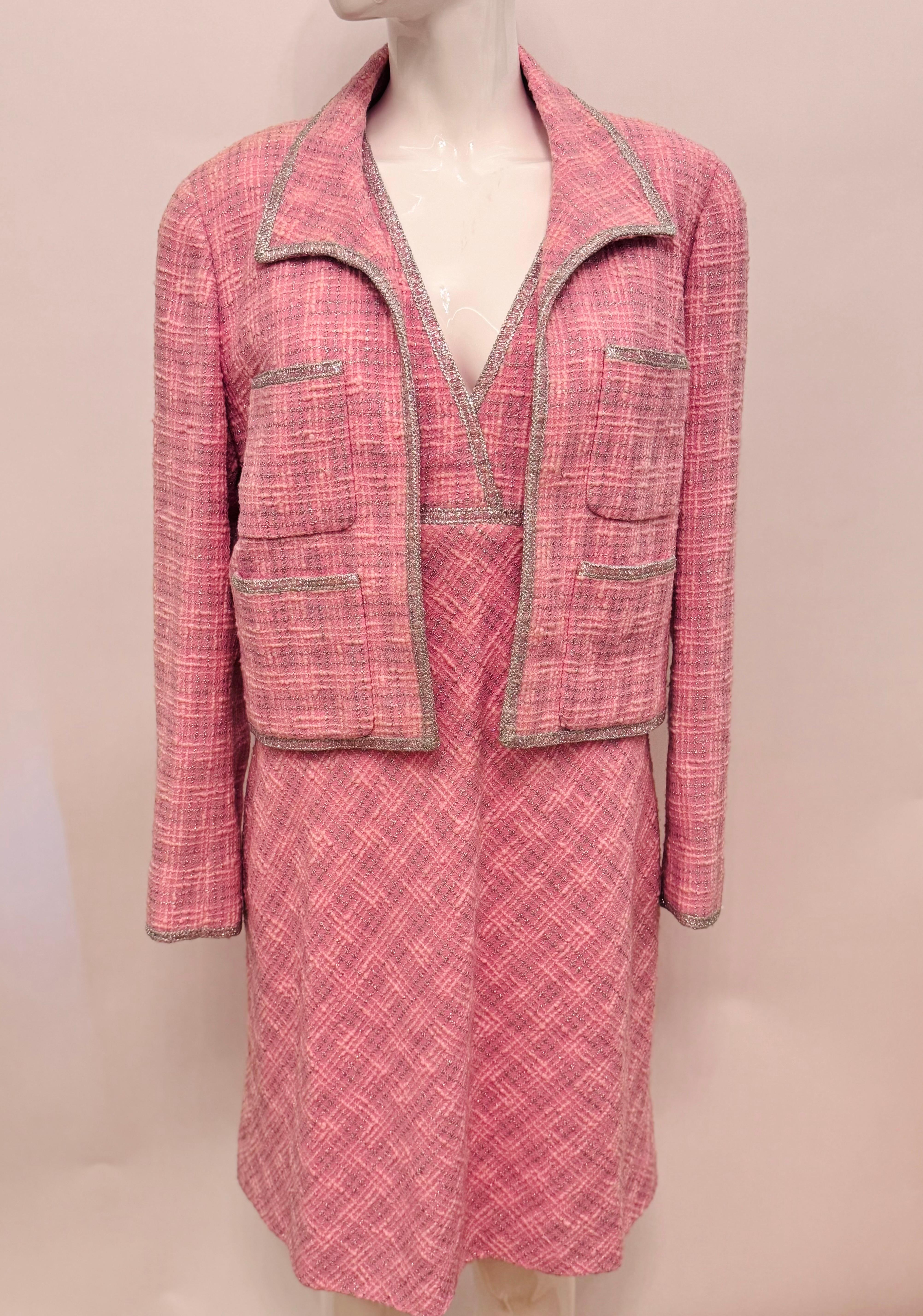 Rose Chanel S/S 1997 fantaisie tweed rose argent lurex Veste et robe en vente