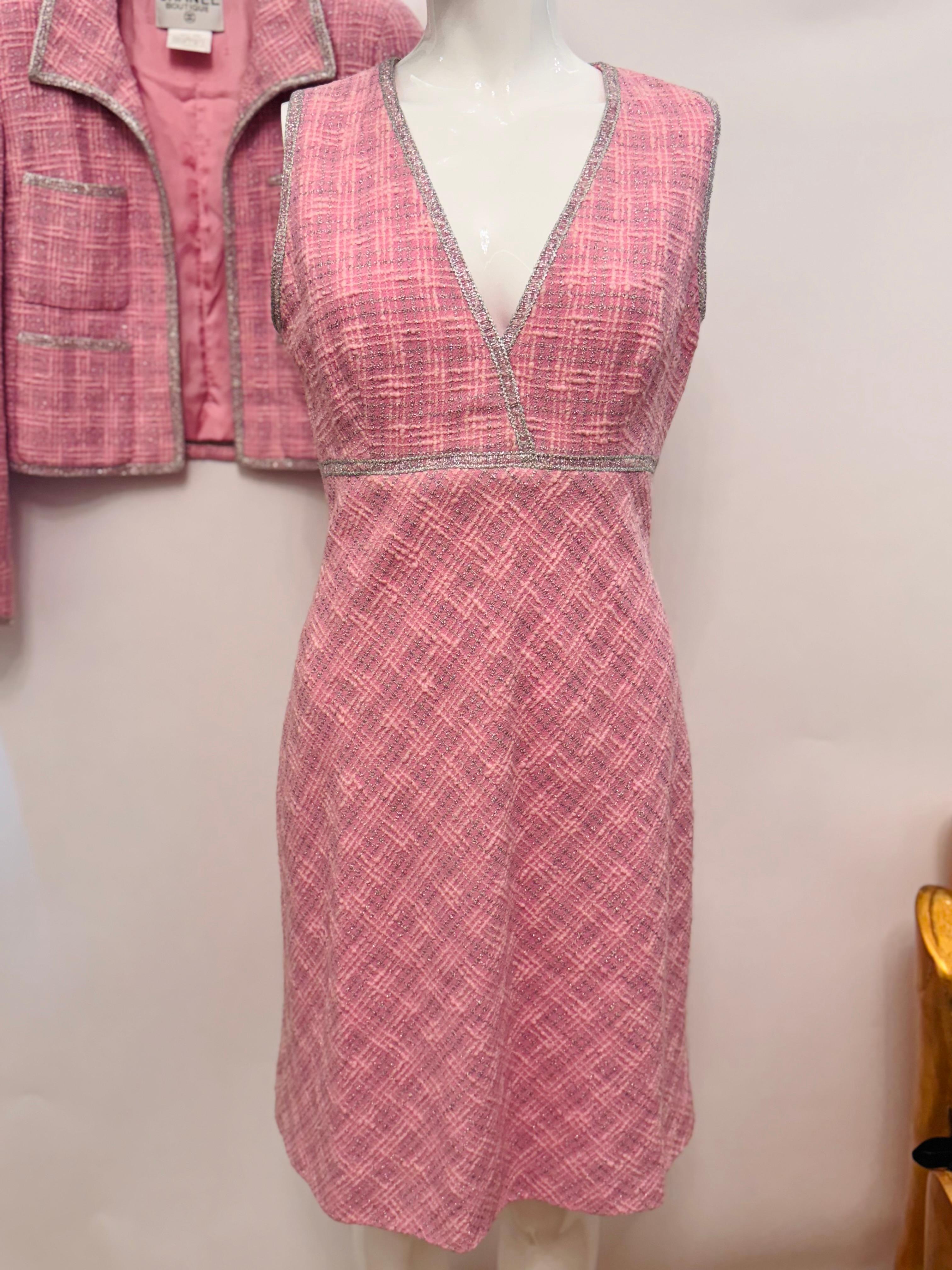 Chanel S/S 1997 fantaisie tweed rose argent lurex Veste et robe en vente 4