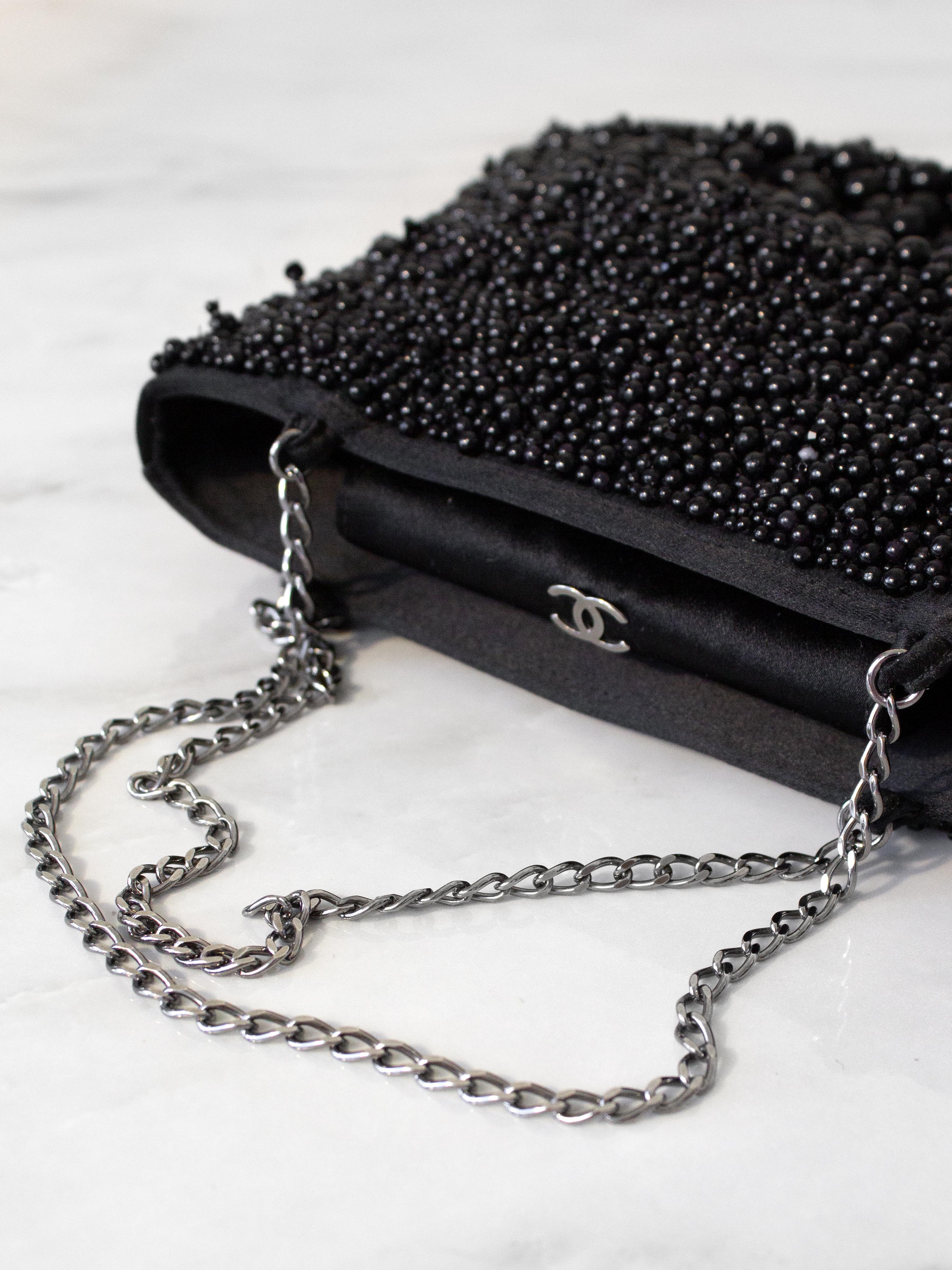 Chanel S/S 2001 Act I Soiree Ligne Black Pearl Silk CC Ruthenium Metal 01P Bag For Sale 3