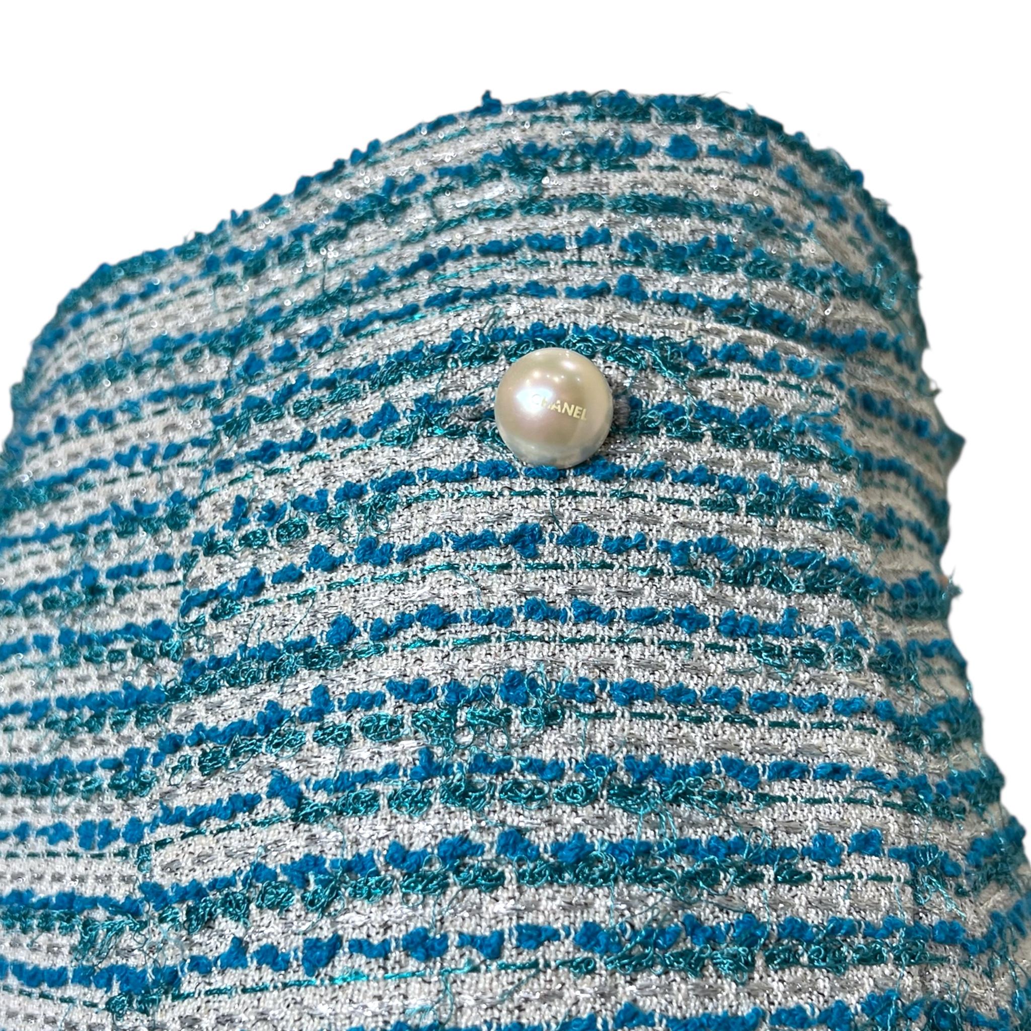 Abito Chanel P/E 2001 con gonna in tweed blu e lamé d'argento in vendita 8