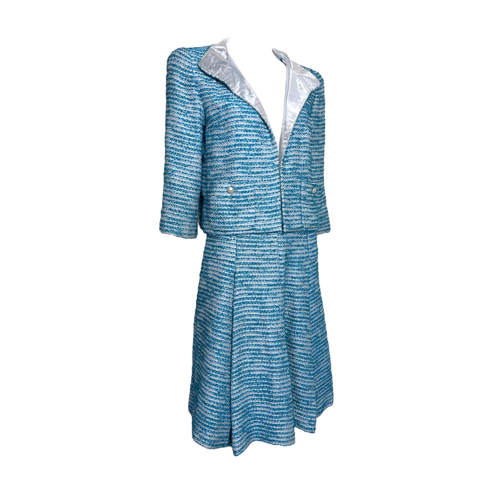 Blu Abito Chanel P/E 2001 con gonna in tweed blu e lamé d'argento in vendita