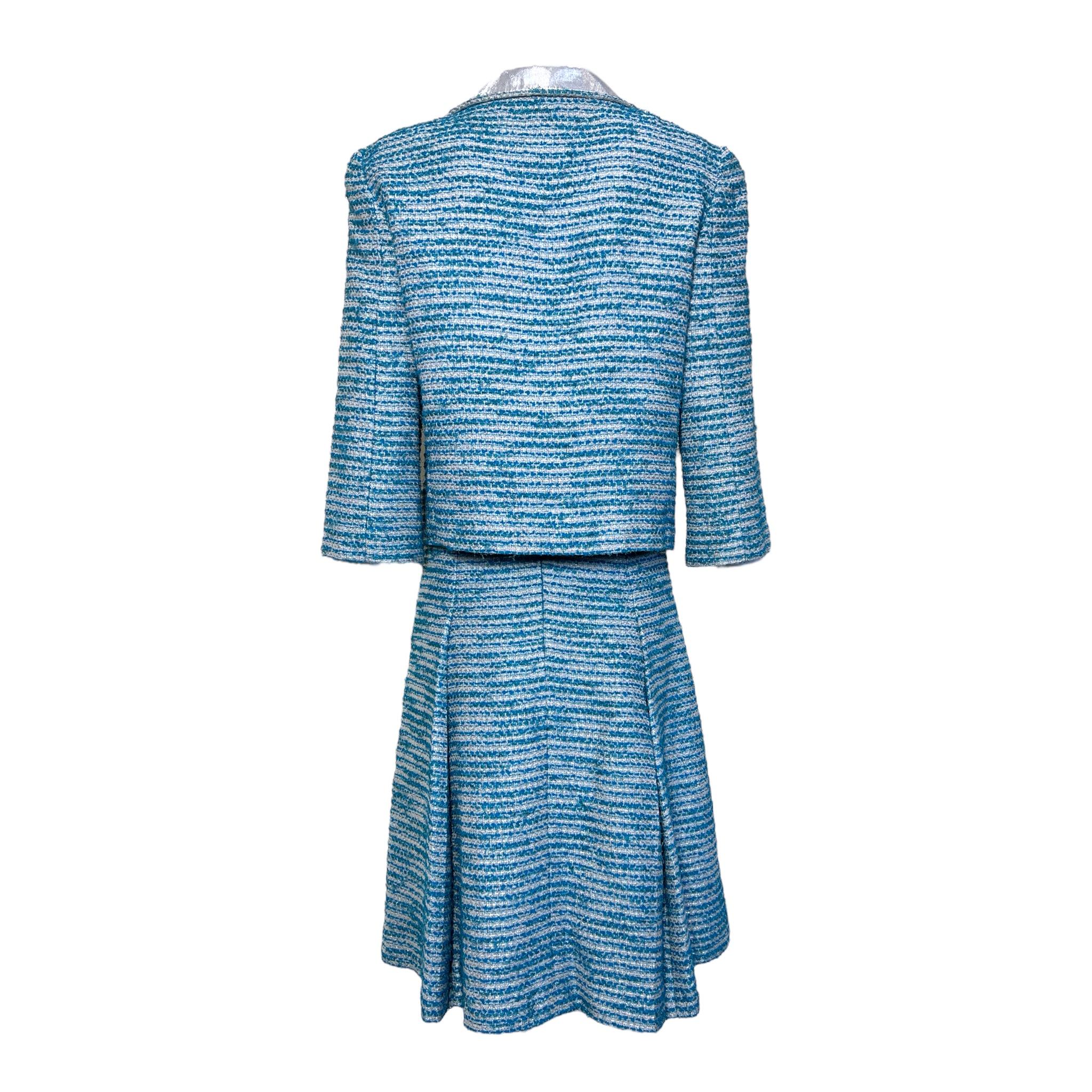Donna Abito Chanel P/E 2001 con gonna in tweed blu e lamé d'argento in vendita
