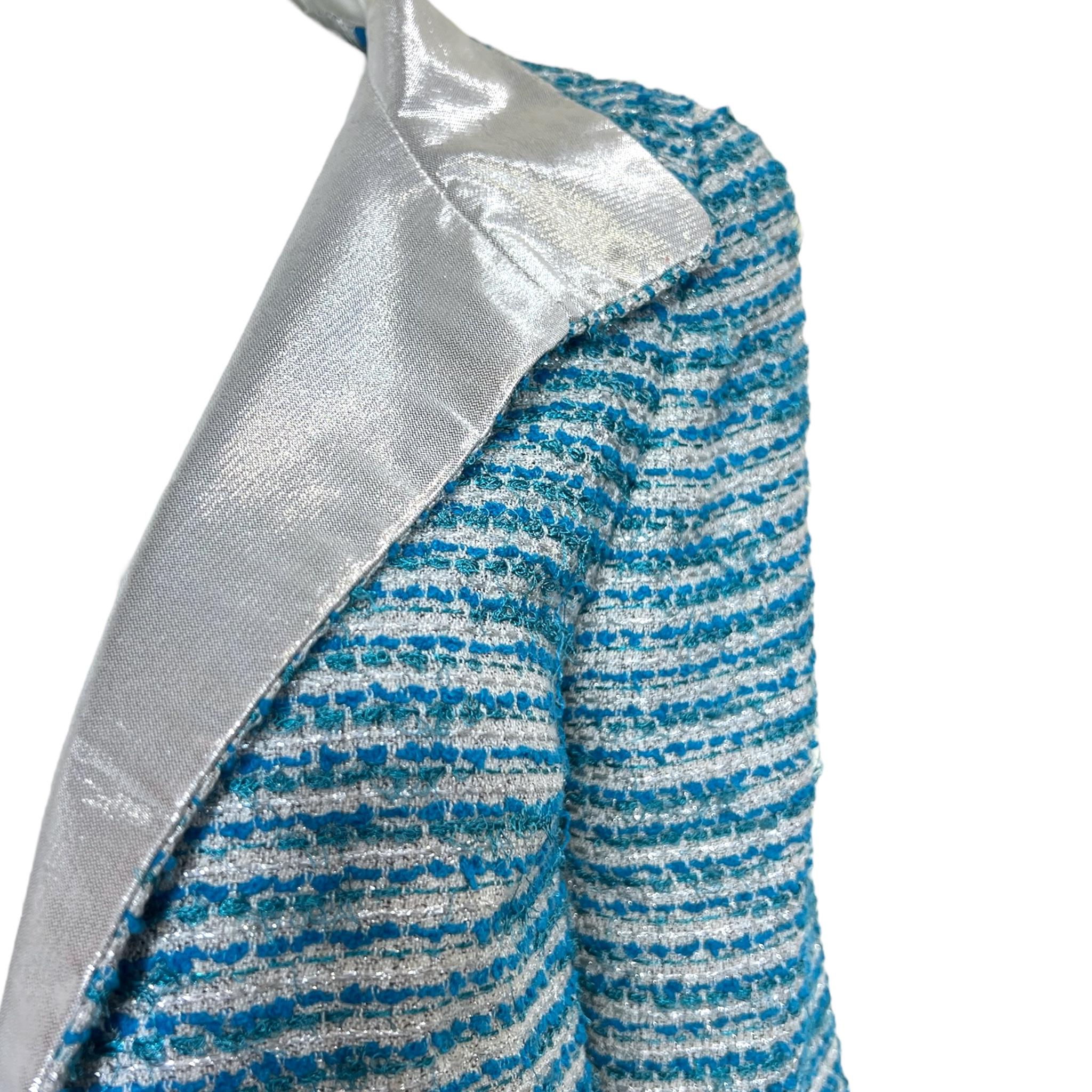 Abito Chanel P/E 2001 con gonna in tweed blu e lamé d'argento in vendita 3