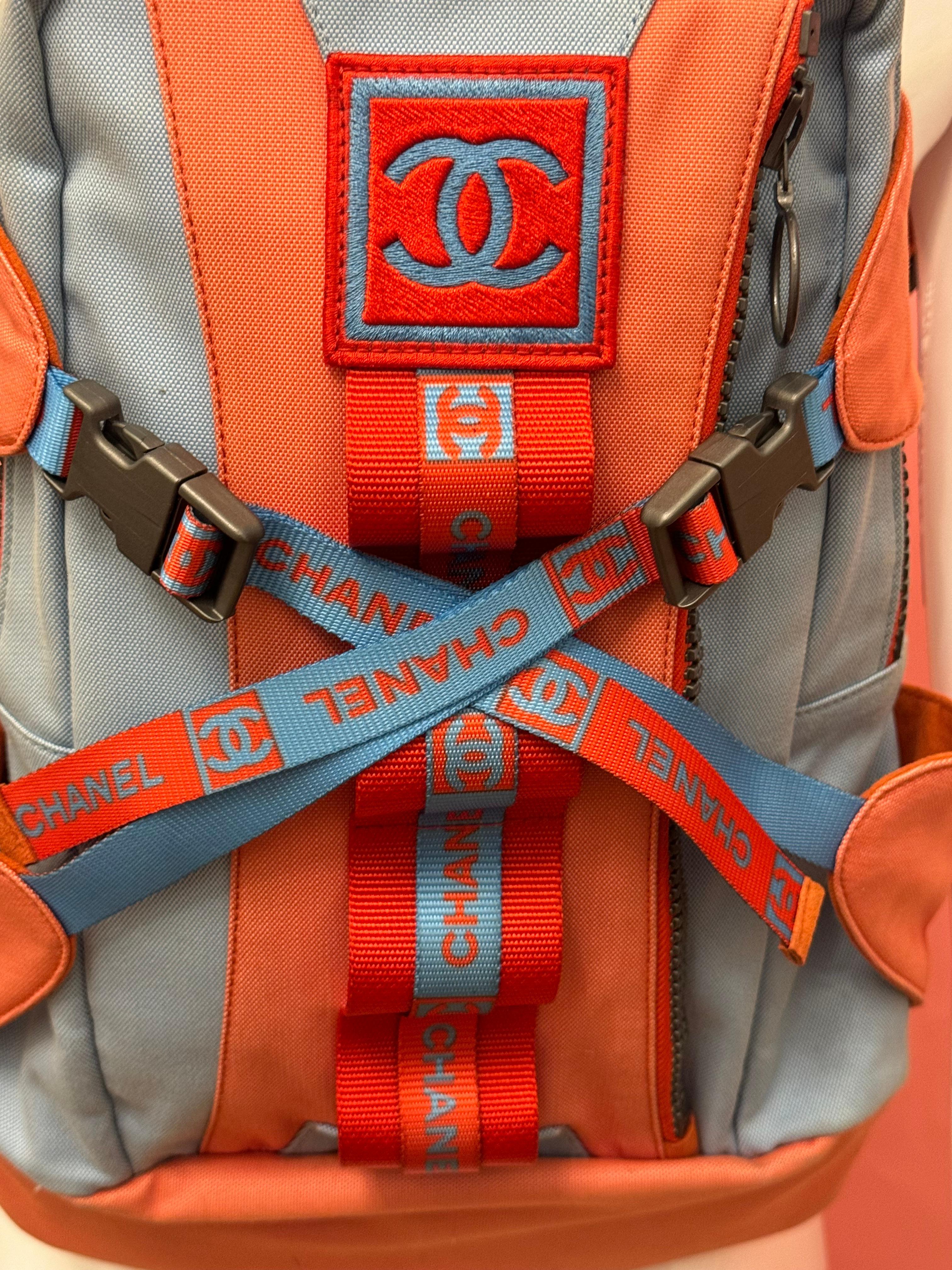 Chanel S/S 2002 nylon logo runway backpack In Good Condition For Sale In PARIS, FR