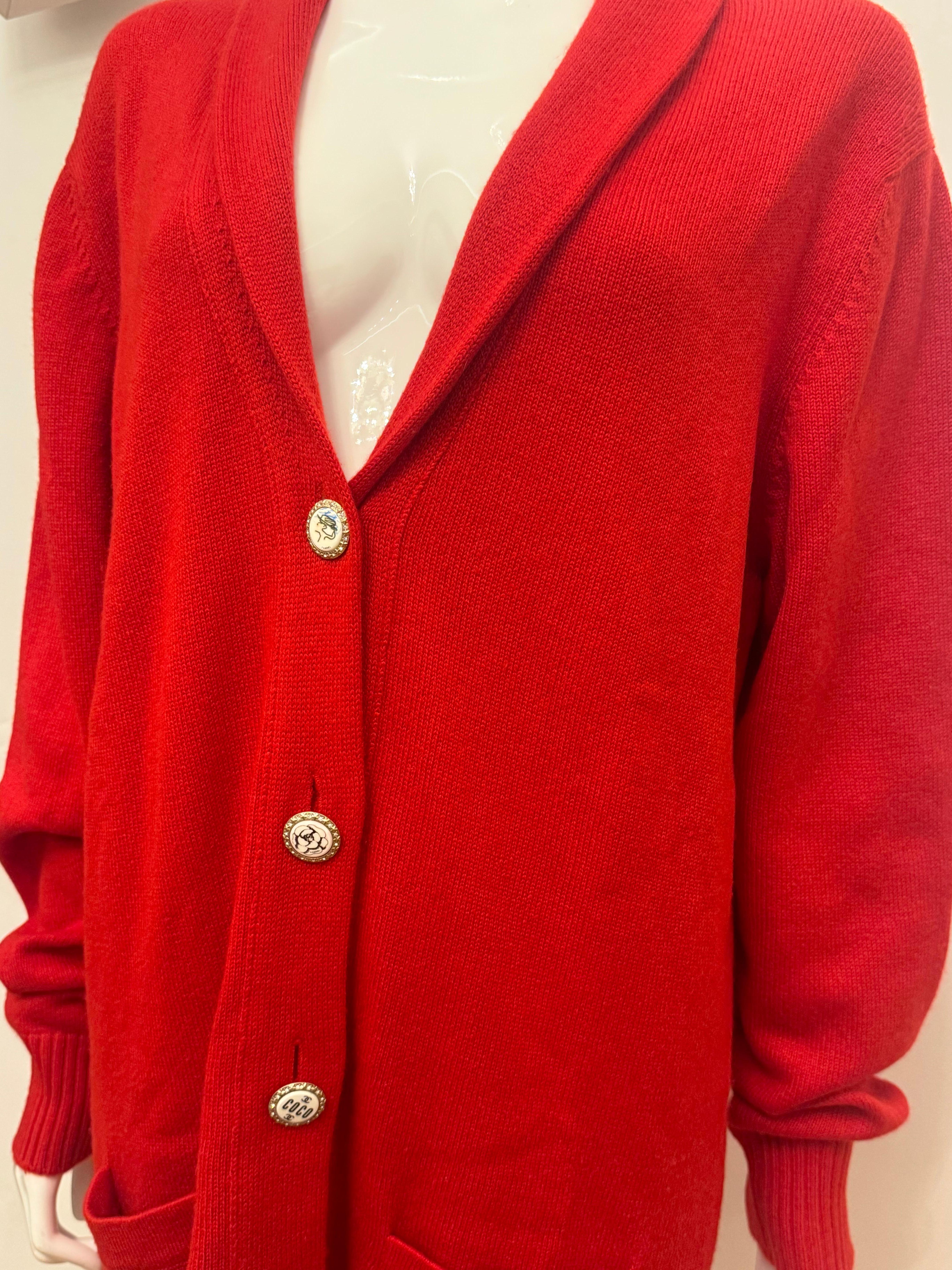 Chanel S/S 2008 by Karl Lagerfeld runway red cashmere cardigan en venta 2