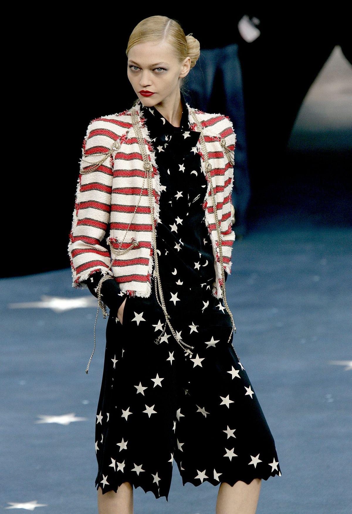 Chanel S/S 2008 Runway & Campaigner Veste blazer en tweed fantaisie rayé en vente 5