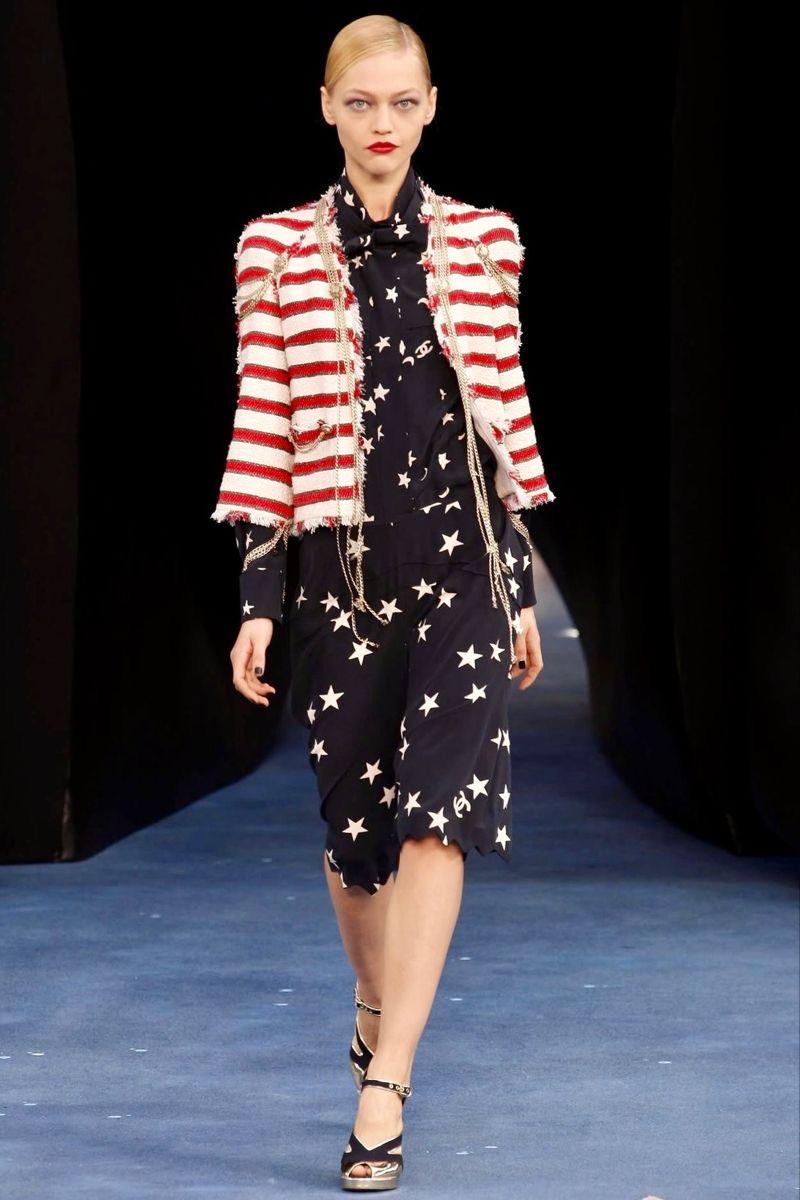 Chanel S/S 2008 Runway & Campaigner Veste blazer en tweed fantaisie rayé en vente 4