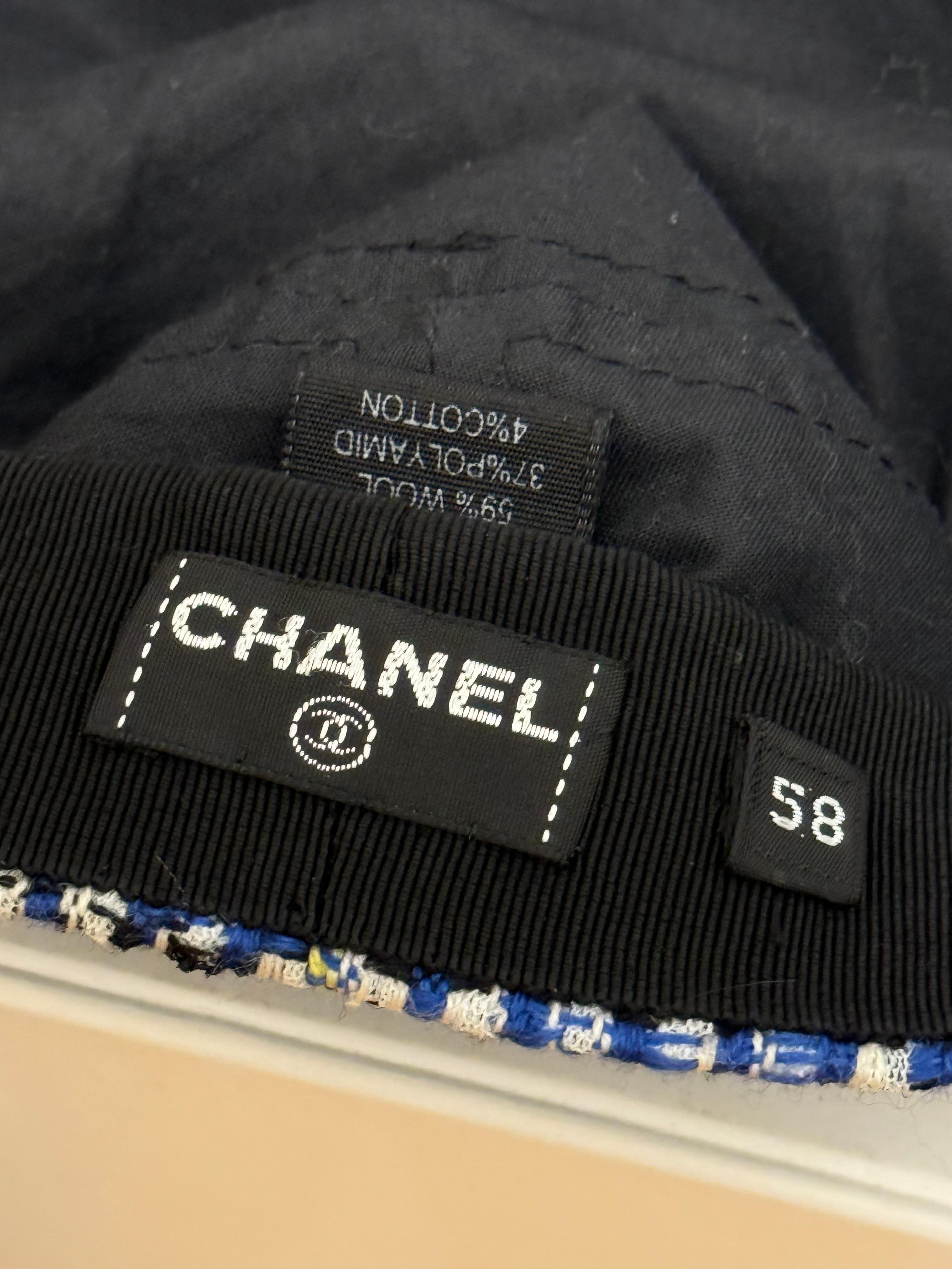 Beige CAP in tweed Chanel P/E 2009