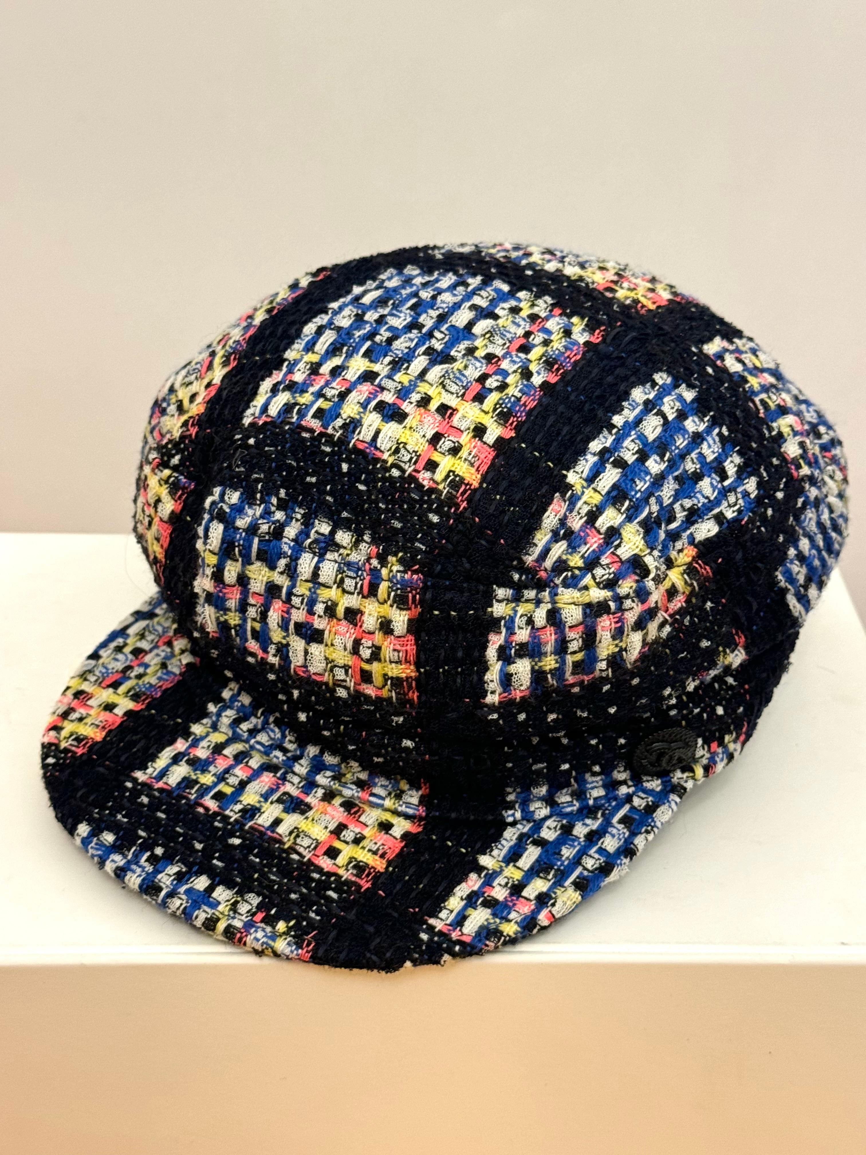 CAP in tweed Chanel P/E 2009 In condizioni ottime a PARIS, FR