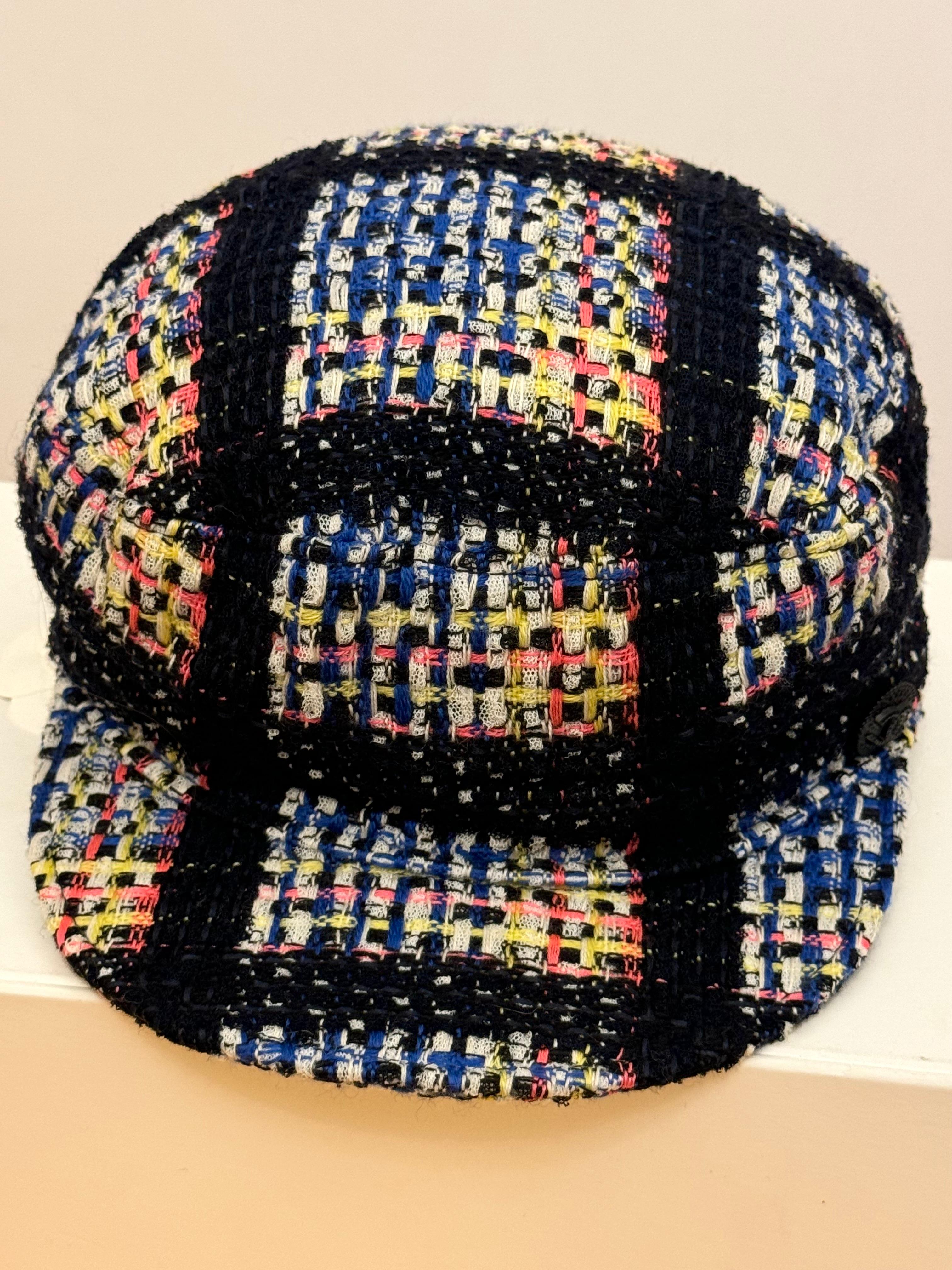 da uomo o donna CAP in tweed Chanel P/E 2009