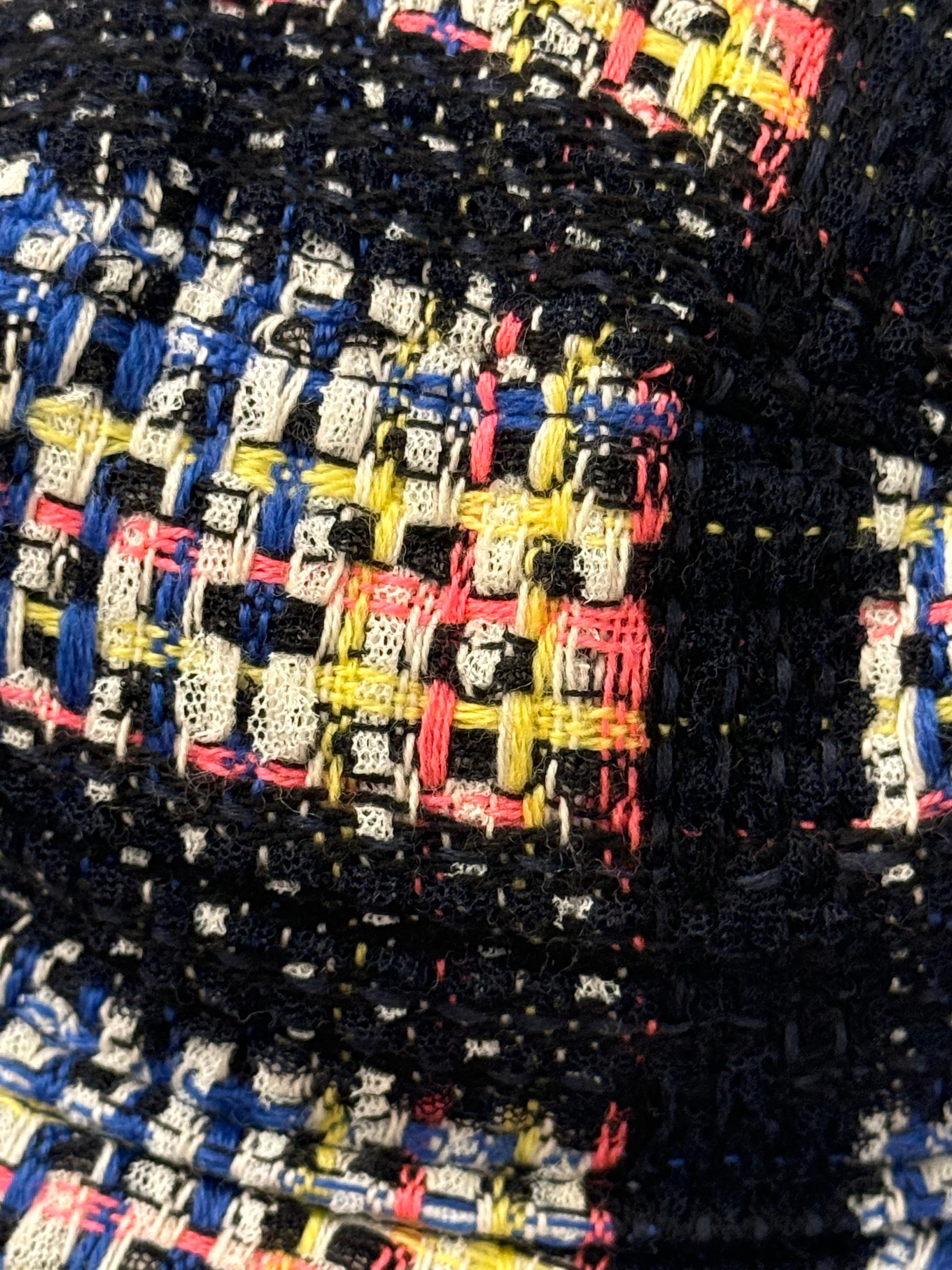 CAP in tweed Chanel P/E 2009 3