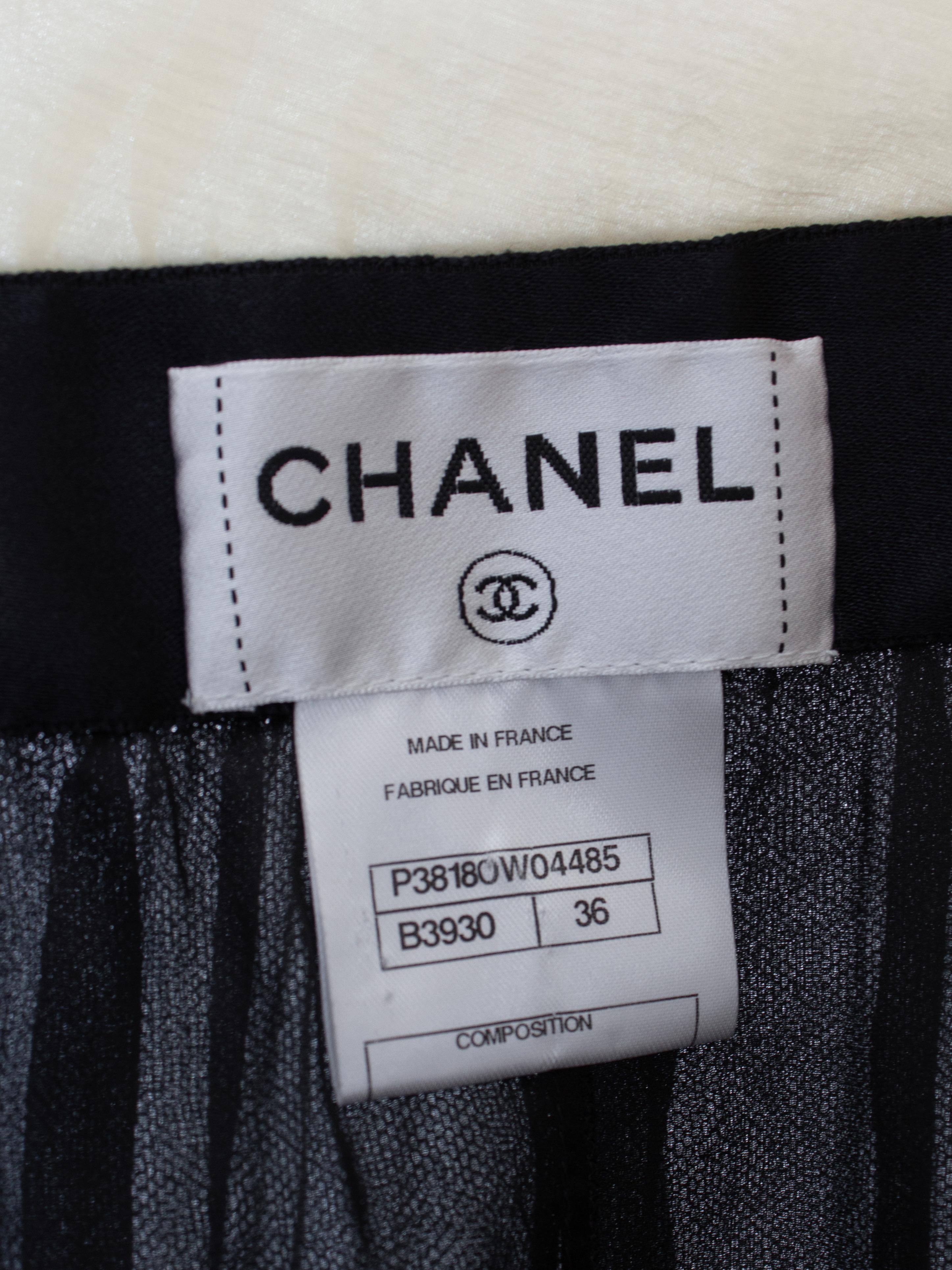 Chanel S/S 2010 Black White Grecian One-Shoulder Draped Silk 10P Gown For Sale 10