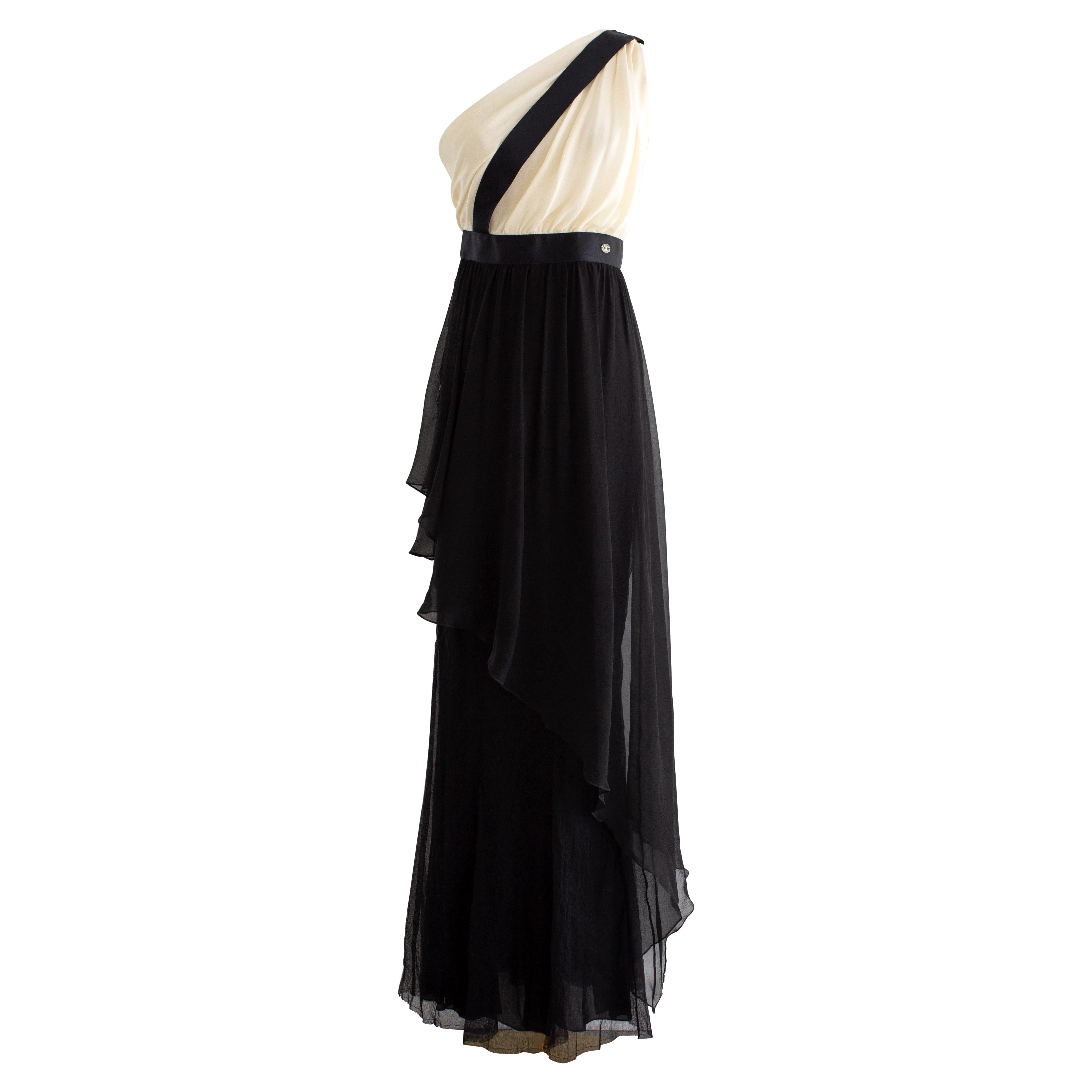 Chanel S/S 2010 Black White Grecian One-Shoulder Draped Silk 10P Gown For Sale