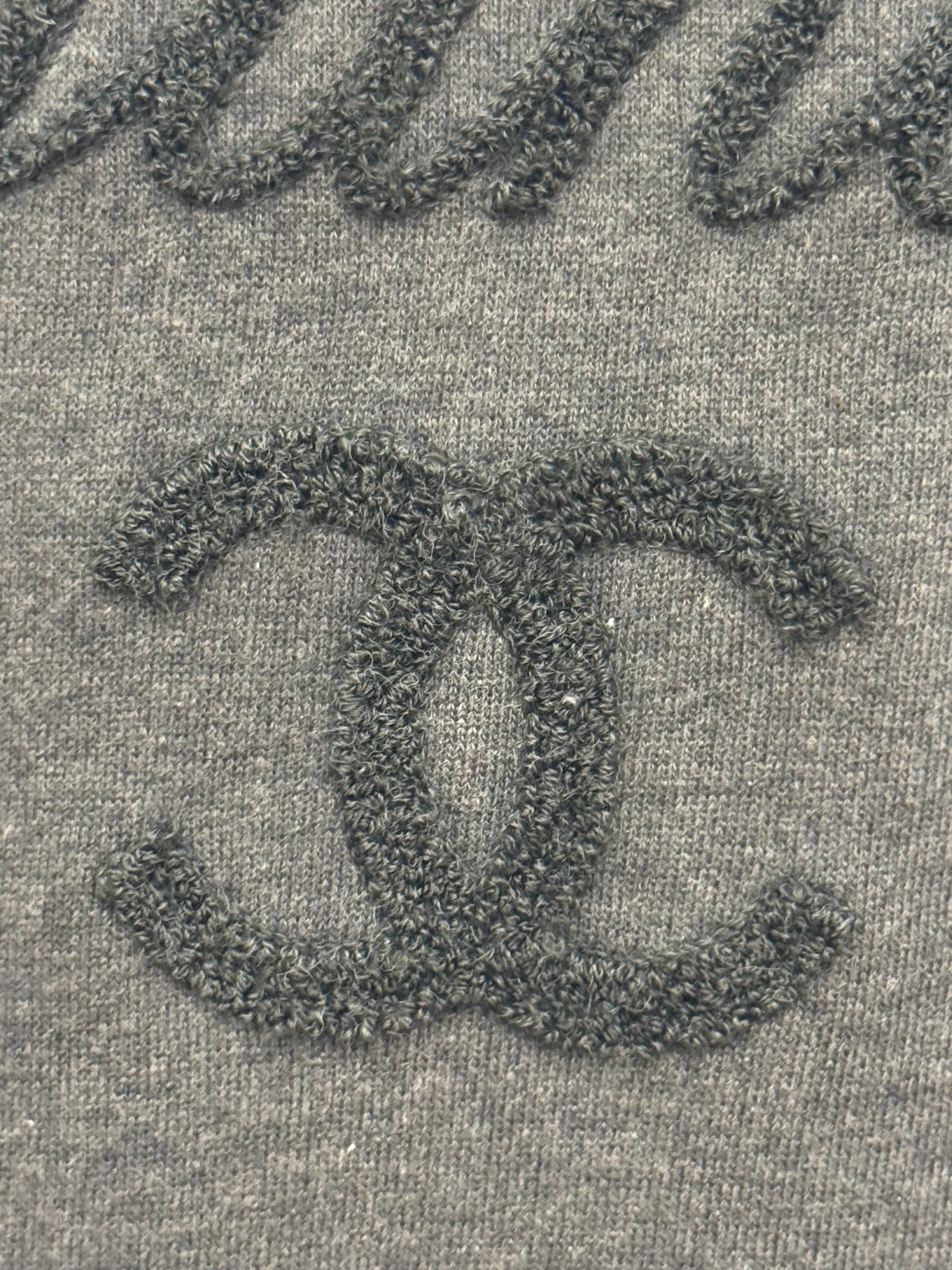 Felpa con logo in cotone grigio Chanel P/E 2010 In condizioni ottime in vendita a PARIS, FR