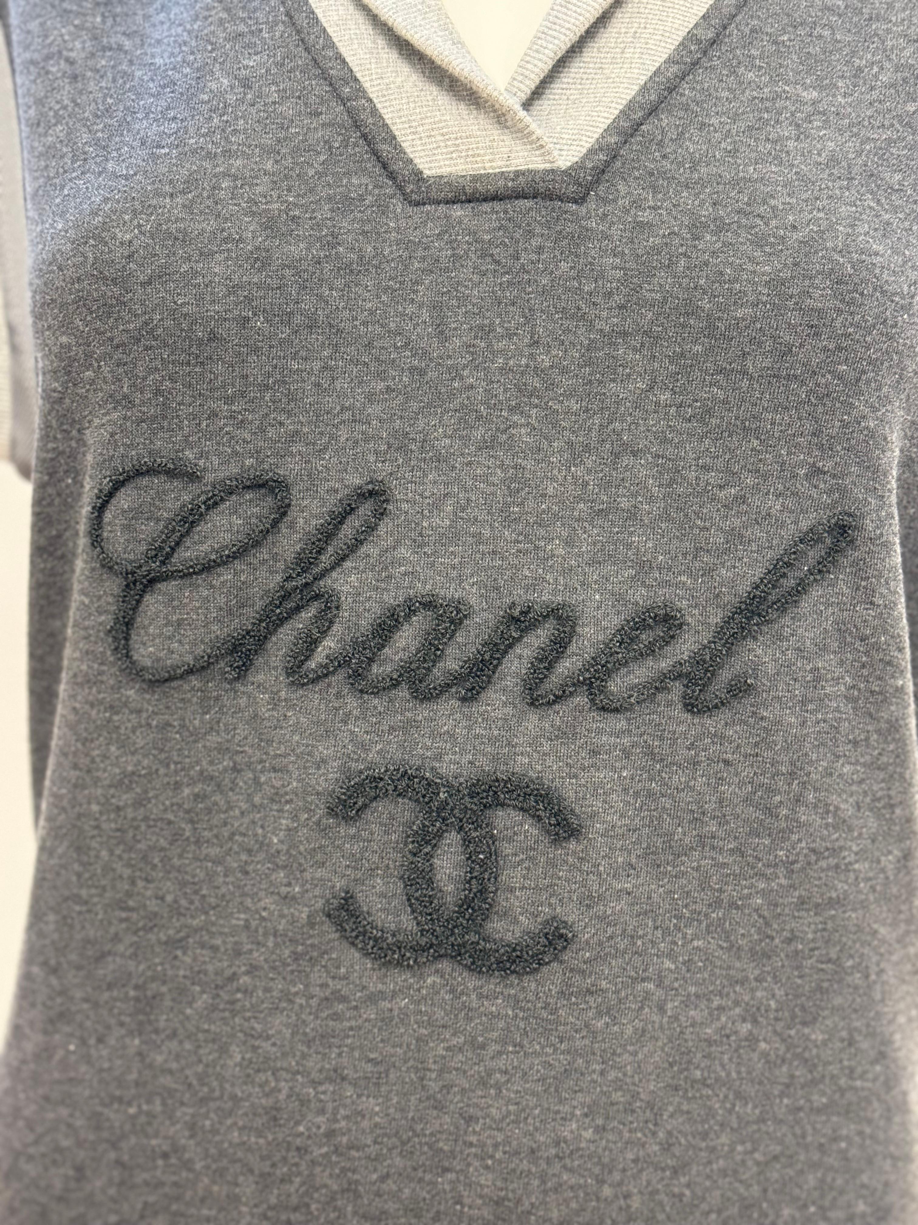 da uomo o donna Felpa con logo in cotone grigio Chanel P/E 2010 in vendita