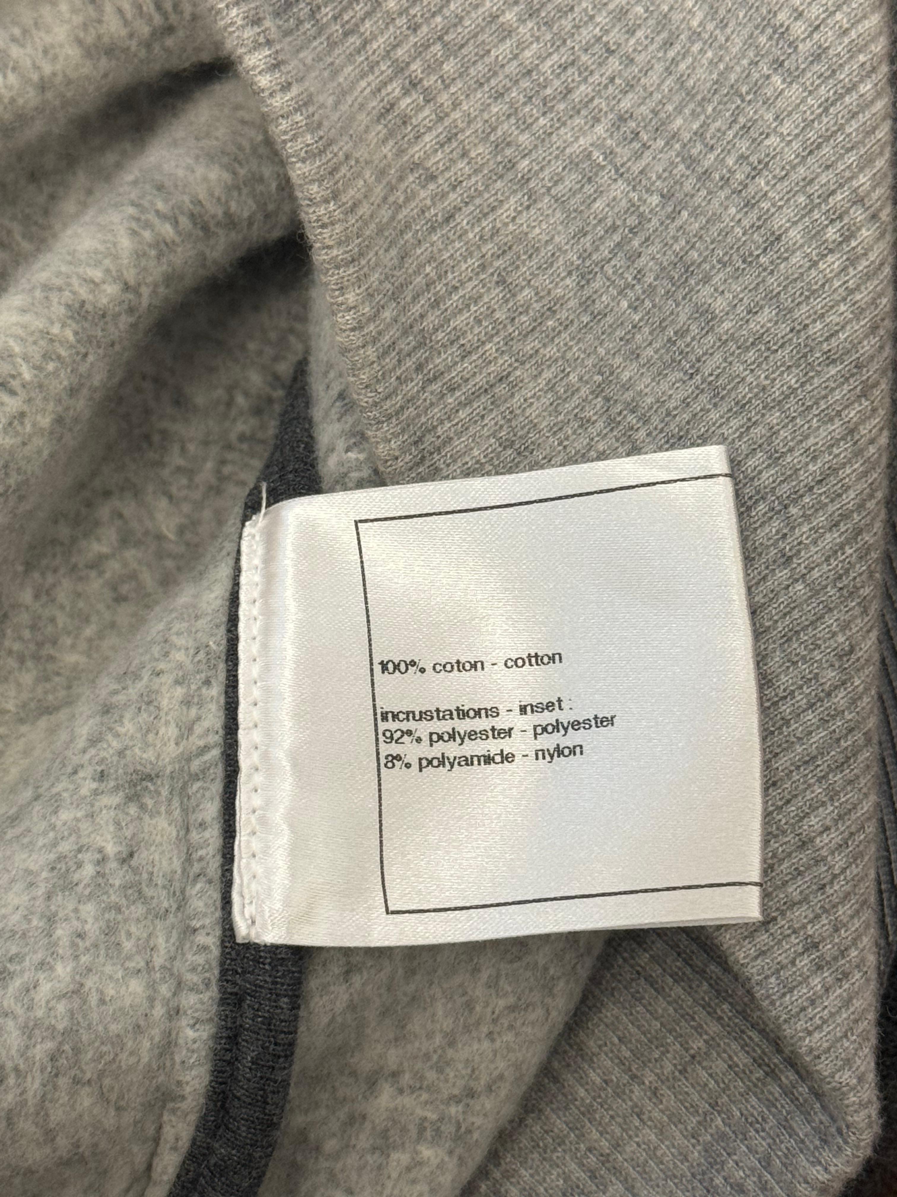 Felpa con logo in cotone grigio Chanel P/E 2010 in vendita 4