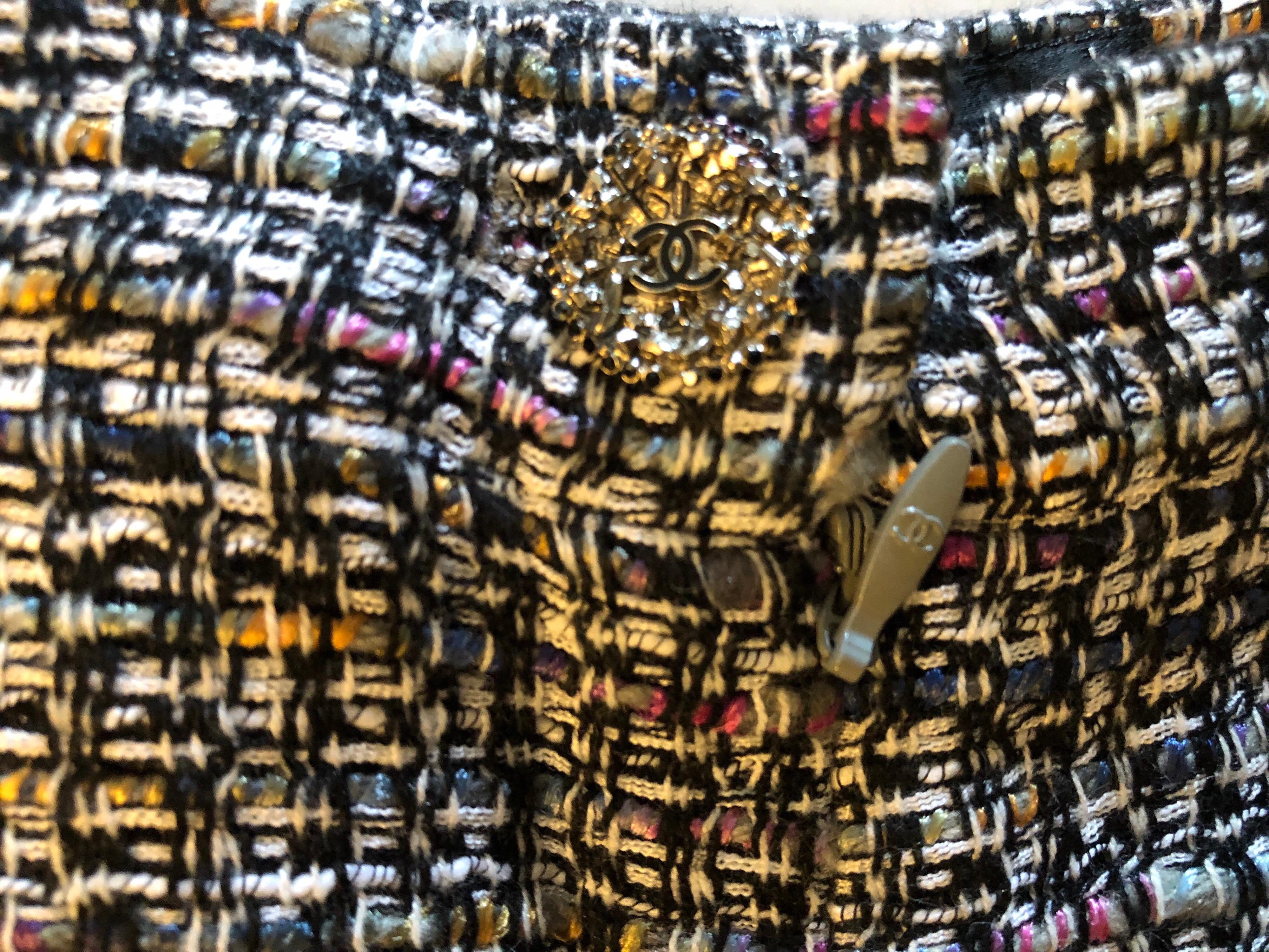 Chanel S/S 2011 Laufsteg CC Logo-Mini Shorts mit Kristallverzierung  im Angebot 2