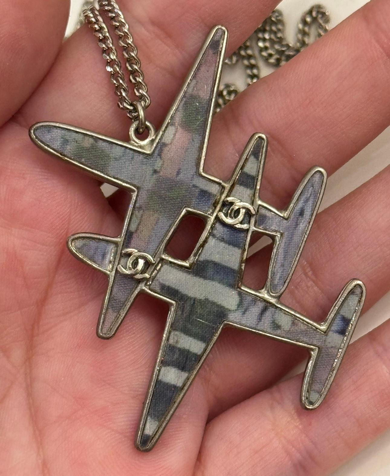 Chanel S/S 2016 Collection Collectional défilé avions collier Bon état - En vente à PARIS, FR