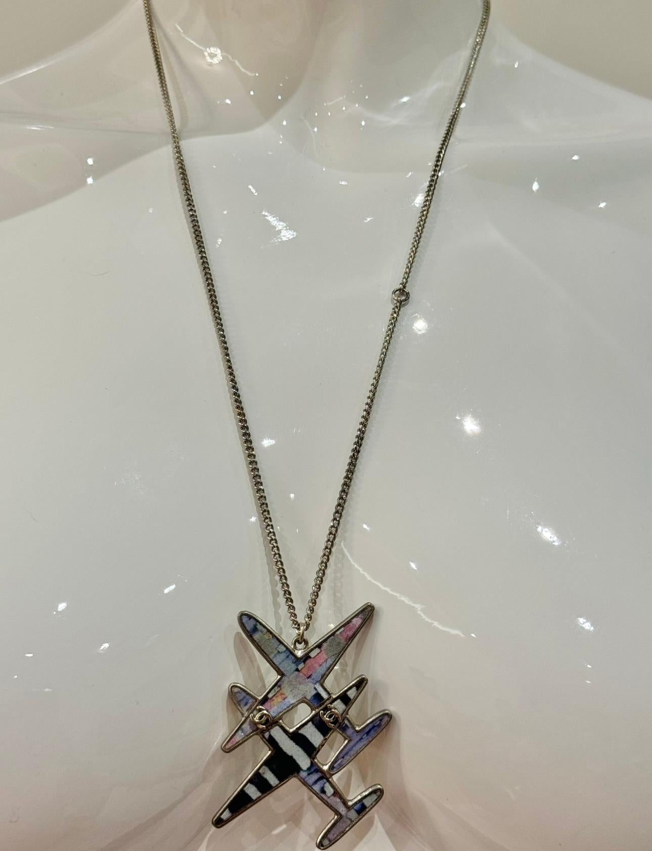 Chanel S/S 2016 Collection Collectional défilé avions collier Unisexe en vente