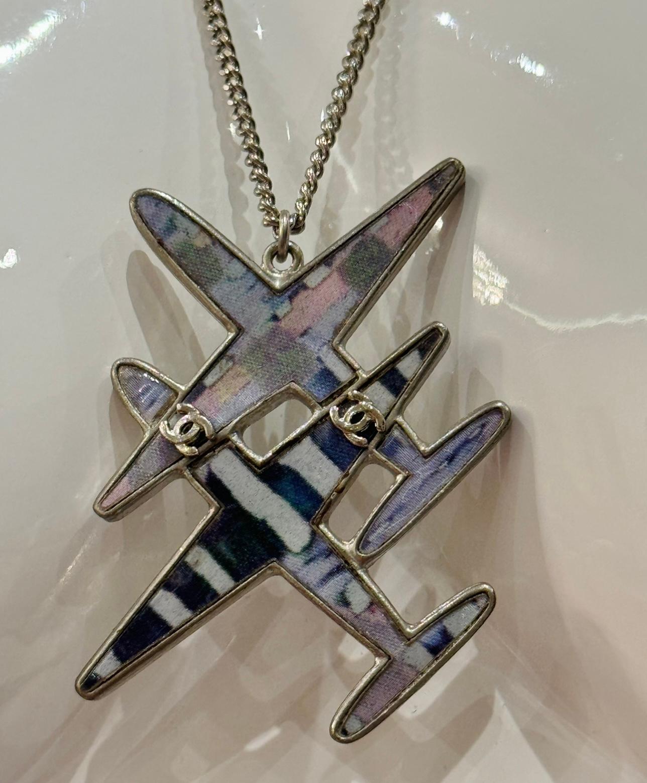Chanel S/S 2016 Collection Collectional défilé avions collier en vente 1