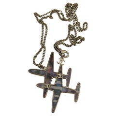 Chanel S/S 2016 Collection Collectional défilé avions collier