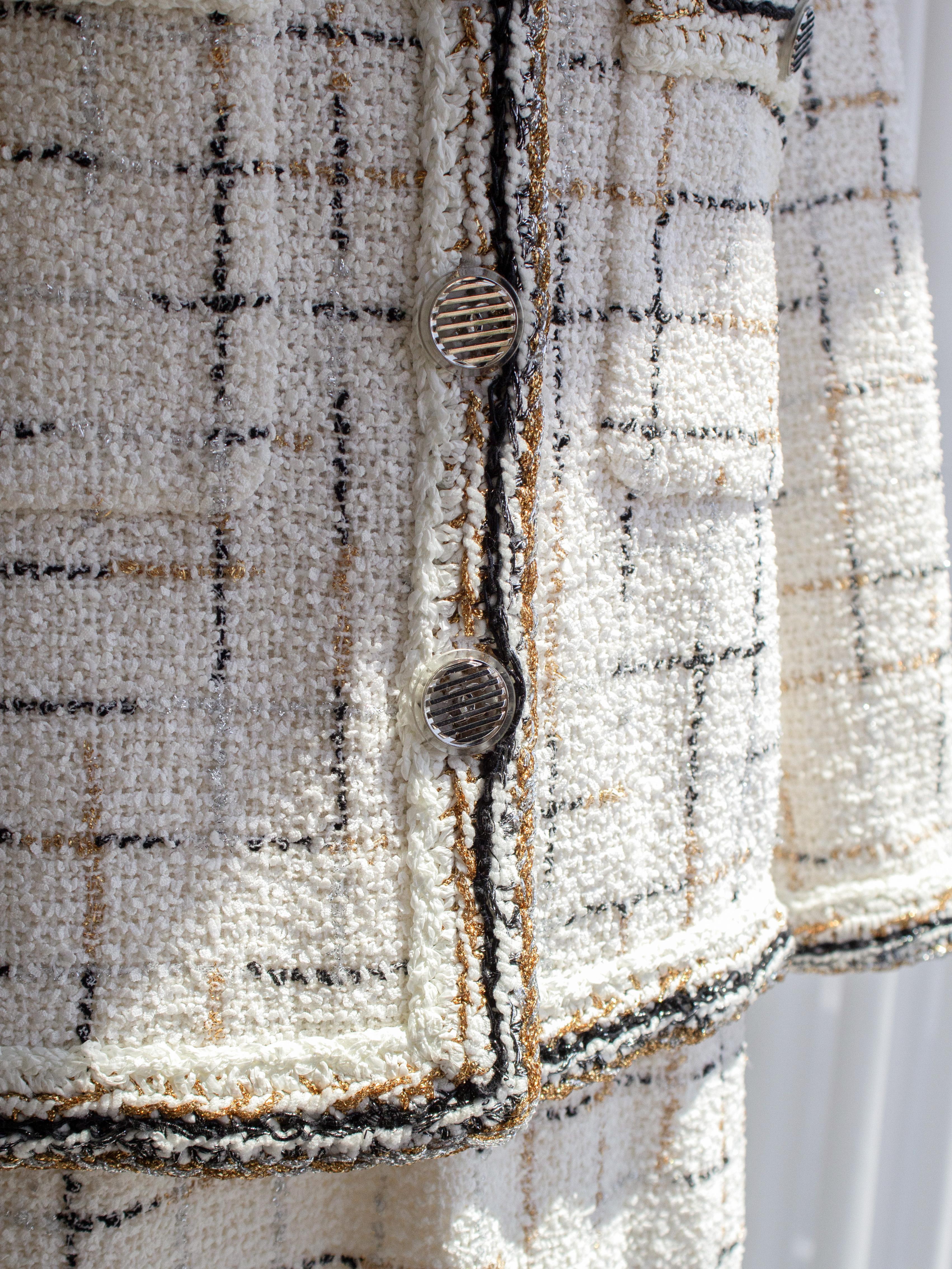Chanel P/E 2017 Robot Cocobot Oro Bianco Nero Fantasia Tweed 17S Giacca Abito in vendita 6