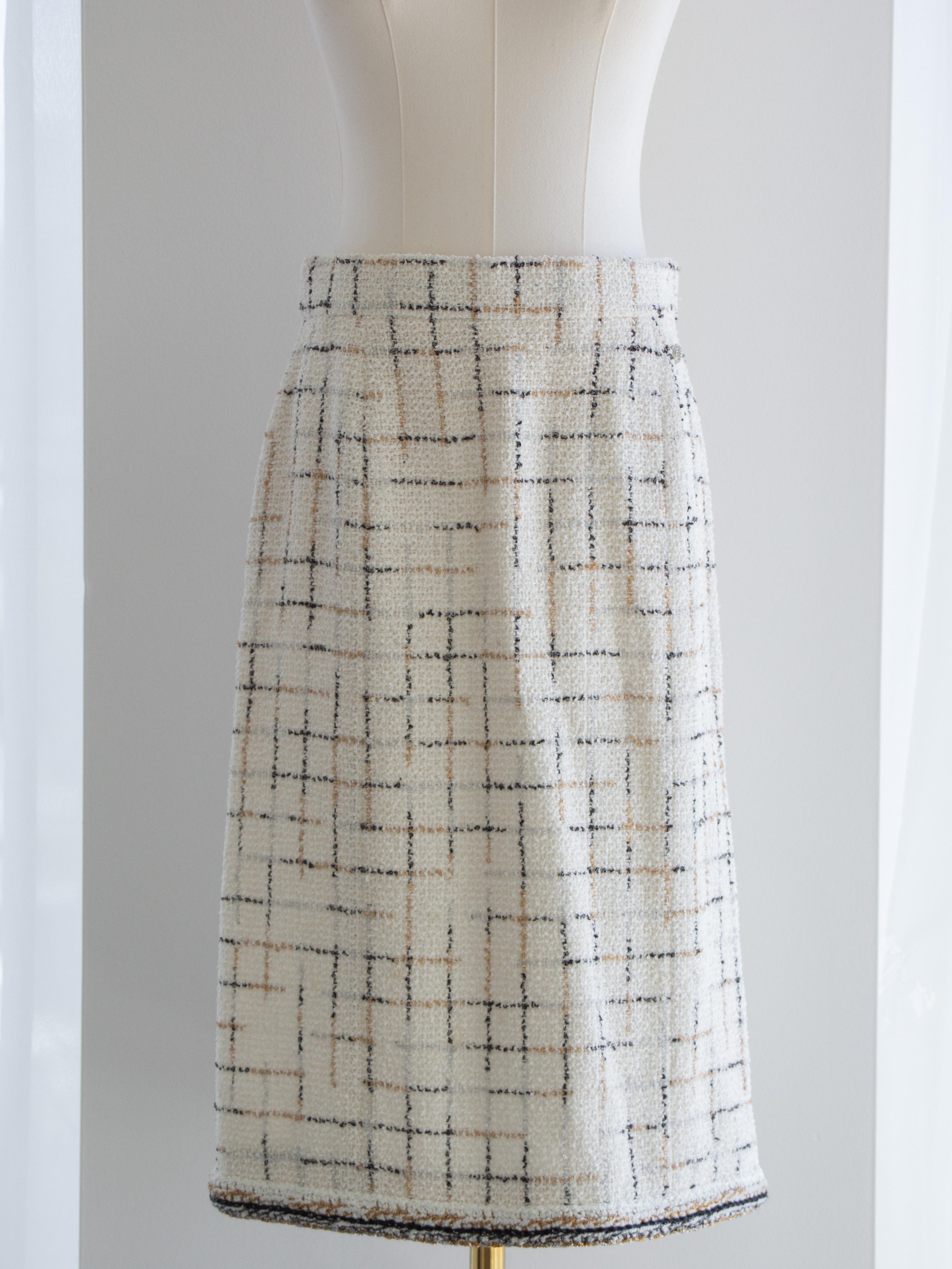 Chanel P/E 2017 Robot Cocobot Oro Bianco Nero Fantasia Tweed 17S Giacca Abito in vendita 14