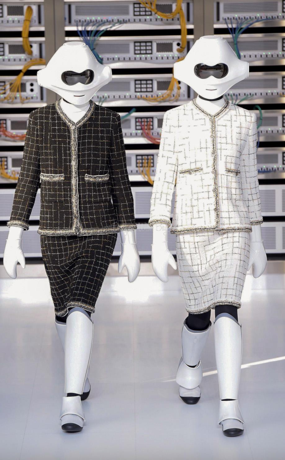 Grigio Chanel P/E 2017 Robot Cocobot Oro Bianco Nero Fantasia Tweed 17S Giacca Abito in vendita
