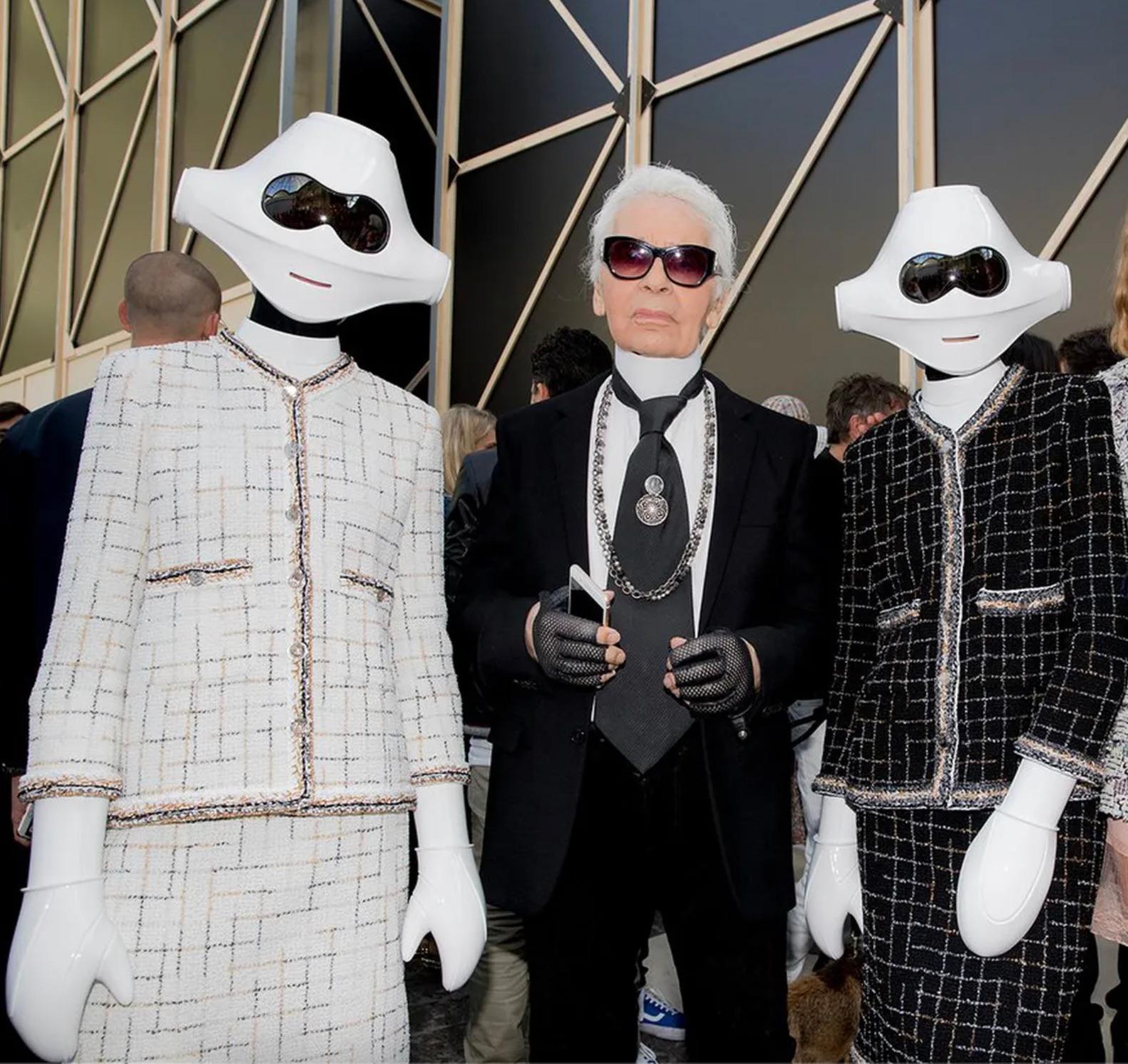 Chanel P/E 2017 Robot Cocobot Oro Bianco Nero Fantasia Tweed 17S Giacca Abito In condizioni buone in vendita a Jersey City, NJ